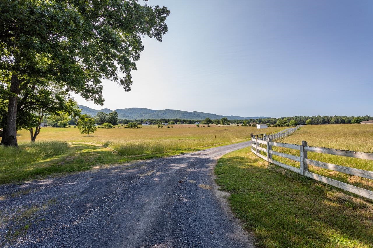9942 AUSTIN MOUNTAIN TRL, GROTTOES, Virginia 24441, 3 Bedrooms Bedrooms, ,2 BathroomsBathrooms,Residential,9942 AUSTIN MOUNTAIN TRL,665437 MLS # 665437
