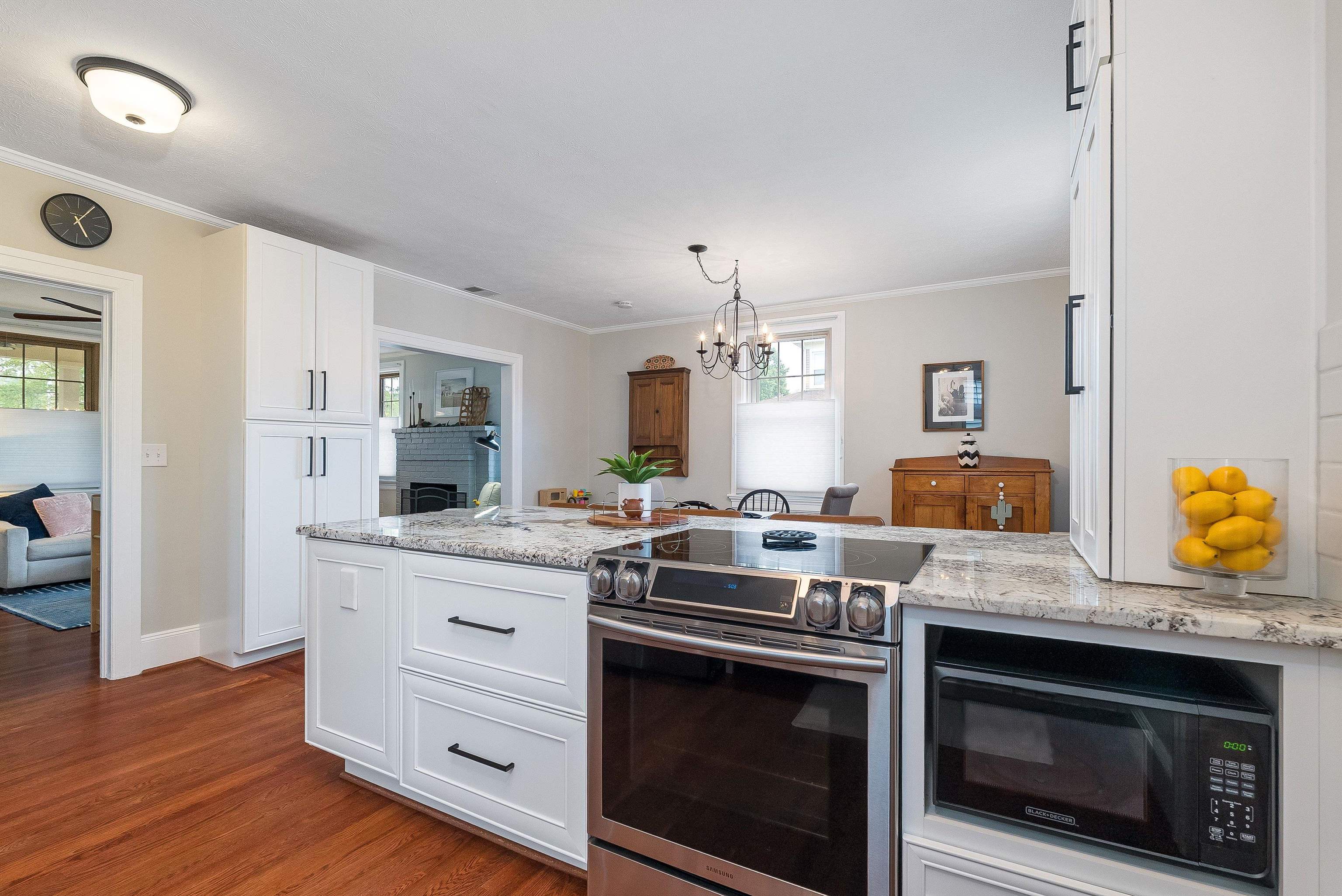 577 CHESTNUT AVE, WAYNESBORO, Virginia 22980, 3 Bedrooms Bedrooms, ,2 BathroomsBathrooms,Residential,577 CHESTNUT AVE,665439 MLS # 665439