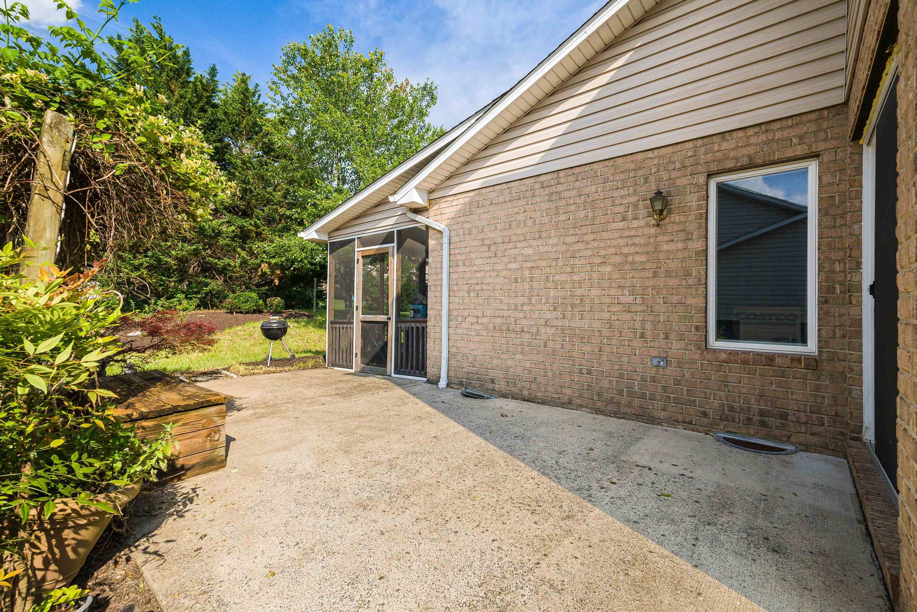 2112 LAKE TERRACE DR, HARRISONBURG, Virginia 22802, 2 Bedrooms Bedrooms, ,2 BathroomsBathrooms,Residential,2112 LAKE TERRACE DR,665440 MLS # 665440