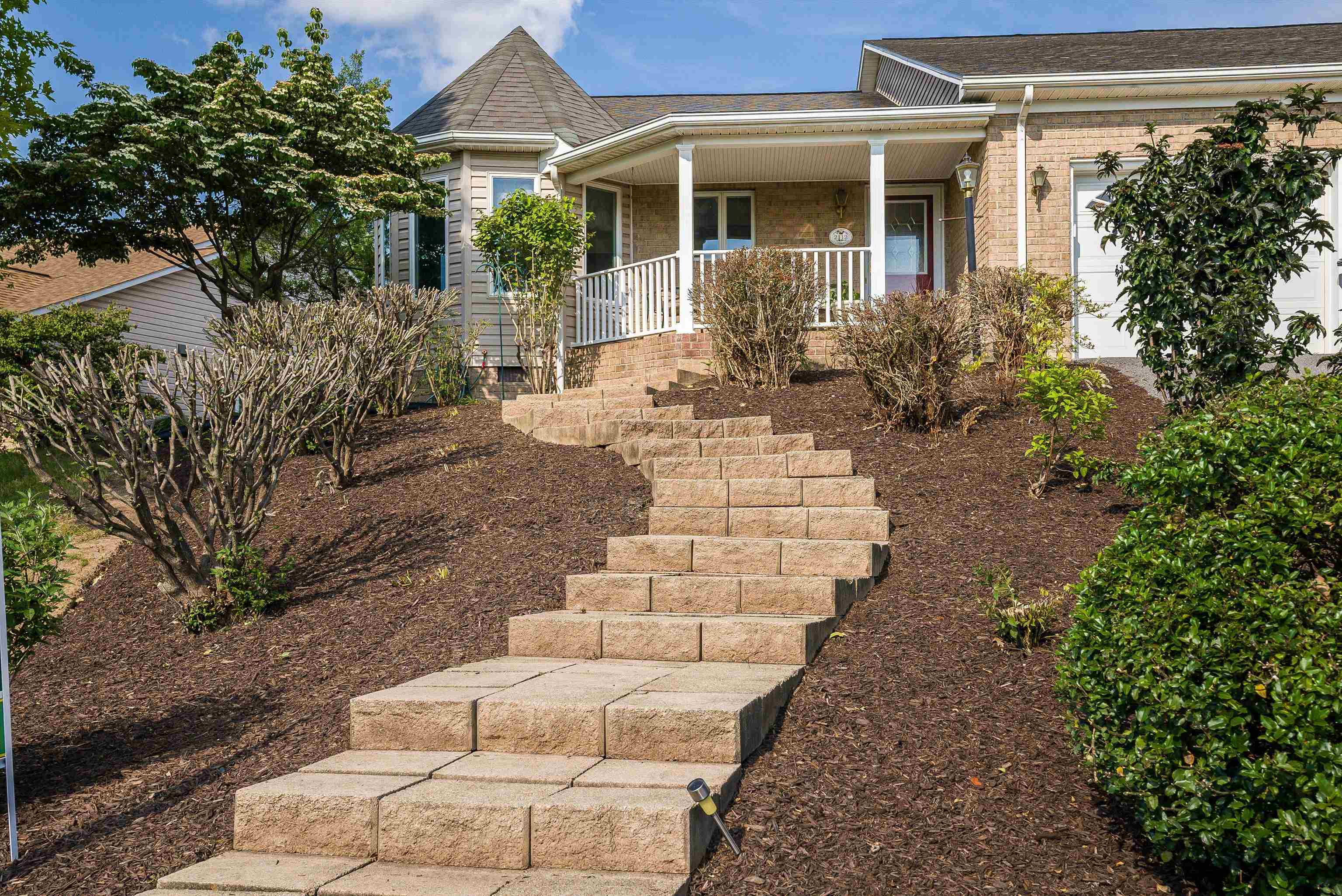 2112 LAKE TERRACE DR, HARRISONBURG, Virginia 22802, 2 Bedrooms Bedrooms, ,2 BathroomsBathrooms,Residential,2112 LAKE TERRACE DR,665440 MLS # 665440