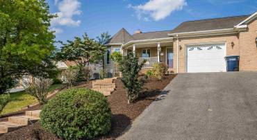 2112 LAKE TERRACE DR, HARRISONBURG, Virginia 22802, 2 Bedrooms Bedrooms, ,2 BathroomsBathrooms,Residential,2112 LAKE TERRACE DR,665440 MLS # 665440