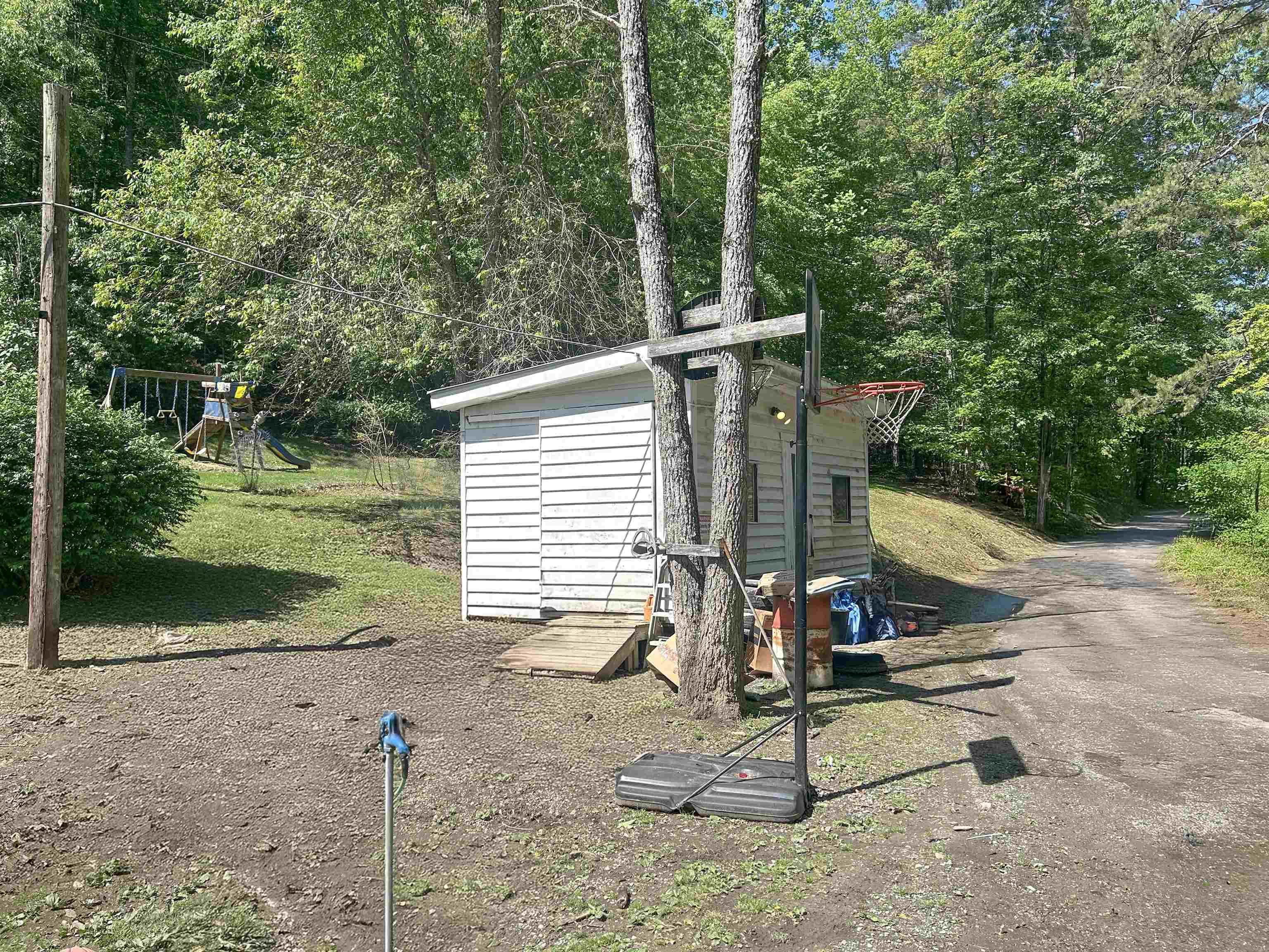 83 PHEASANTY HOLLOW RD, WILLIAMSVILLE, Virginia 24487, 3 Bedrooms Bedrooms, ,1 BathroomBathrooms,Residential,83 PHEASANTY HOLLOW RD,665445 MLS # 665445