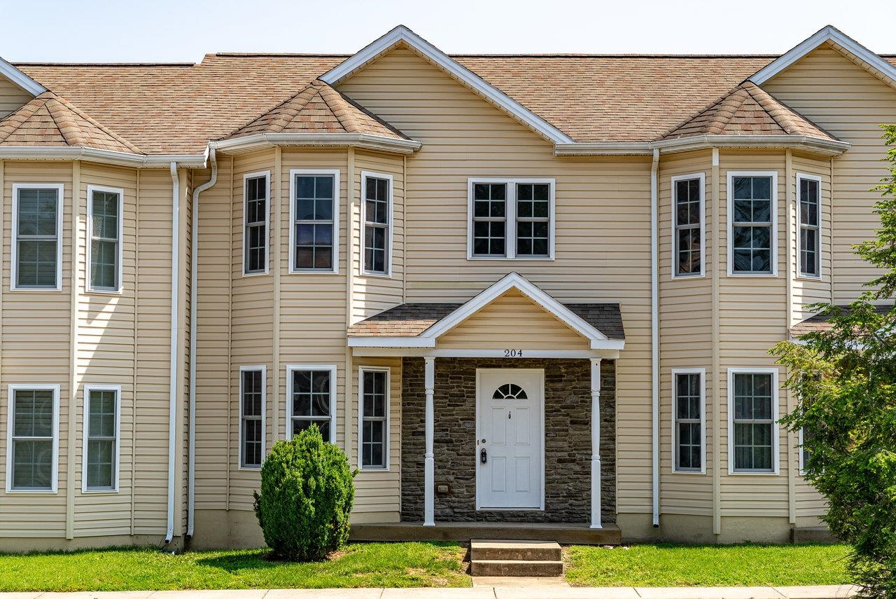 204 WILLOW OAKS DR, ELKTON, Virginia 22827, 3 Bedrooms Bedrooms, ,1 BathroomBathrooms,Residential,204 WILLOW OAKS DR,665446 MLS # 665446