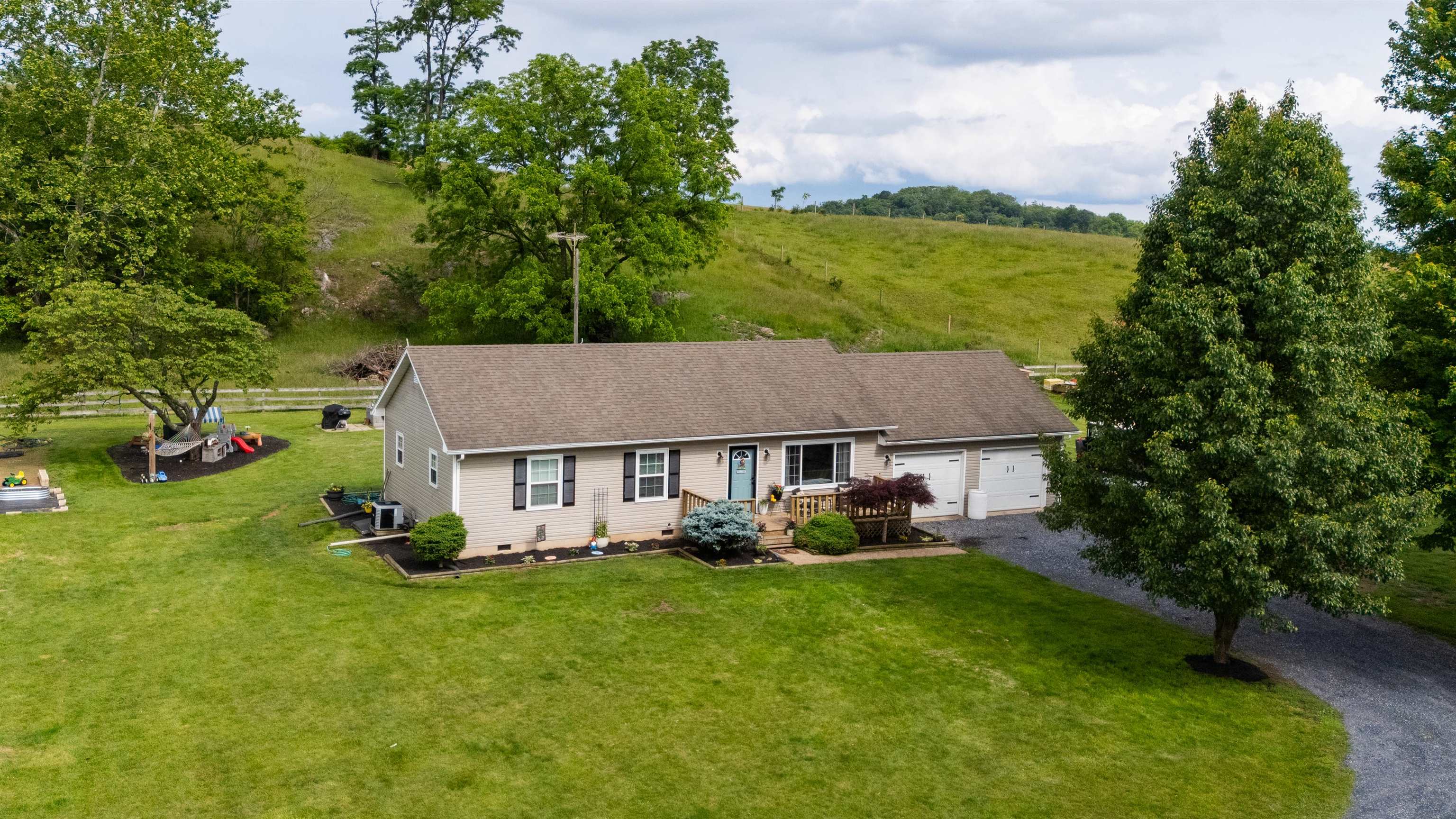 10356 WAGGYS CREEK RD, DAYTON, Virginia 22821, 3 Bedrooms Bedrooms, ,2 BathroomsBathrooms,Residential,Smokey Creek Farm,10356 WAGGYS CREEK RD,665448 MLS # 665448