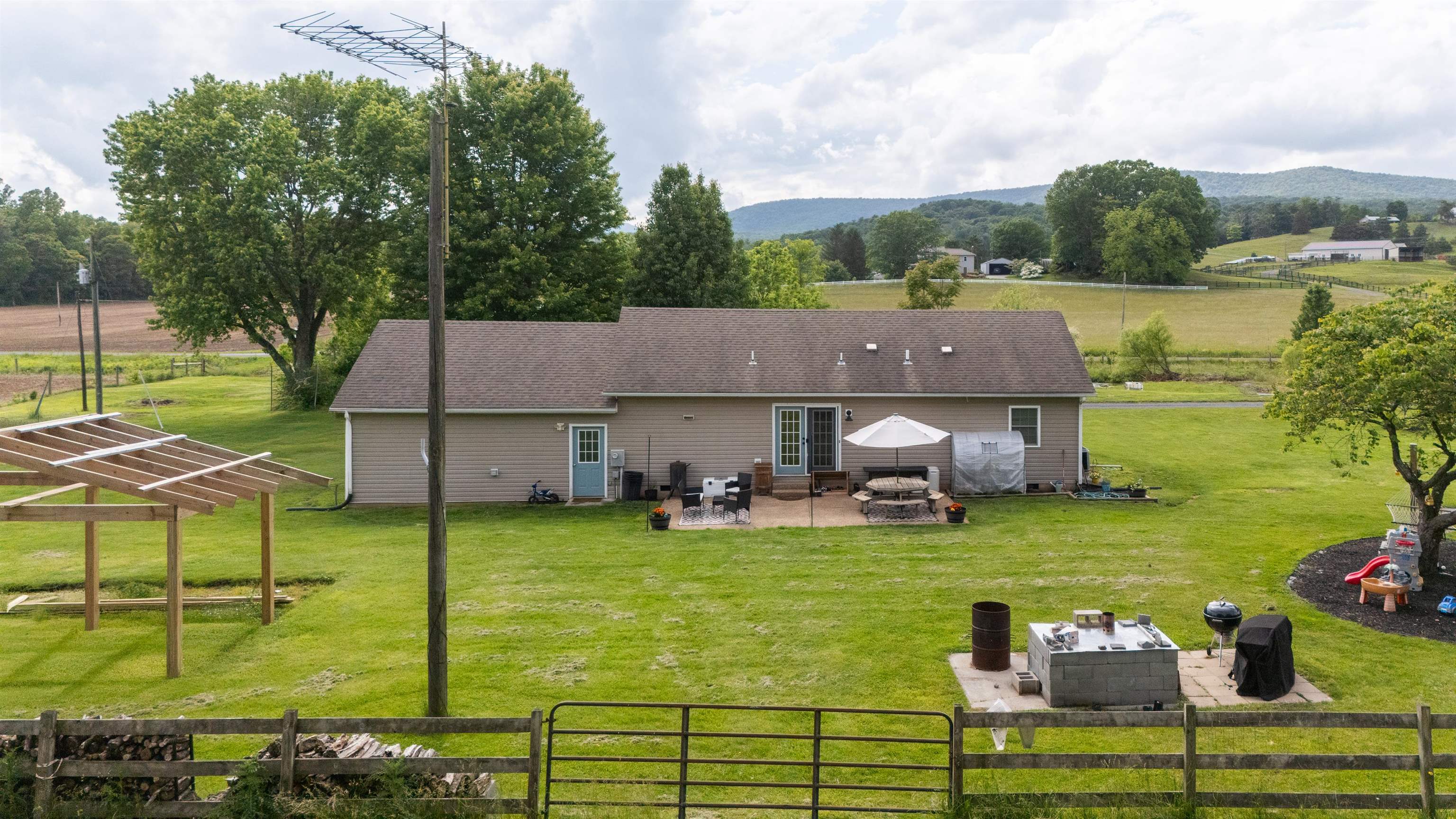 10356 WAGGYS CREEK RD, DAYTON, Virginia 22821, 3 Bedrooms Bedrooms, ,2 BathroomsBathrooms,Residential,Smokey Creek Farm,10356 WAGGYS CREEK RD,665448 MLS # 665448