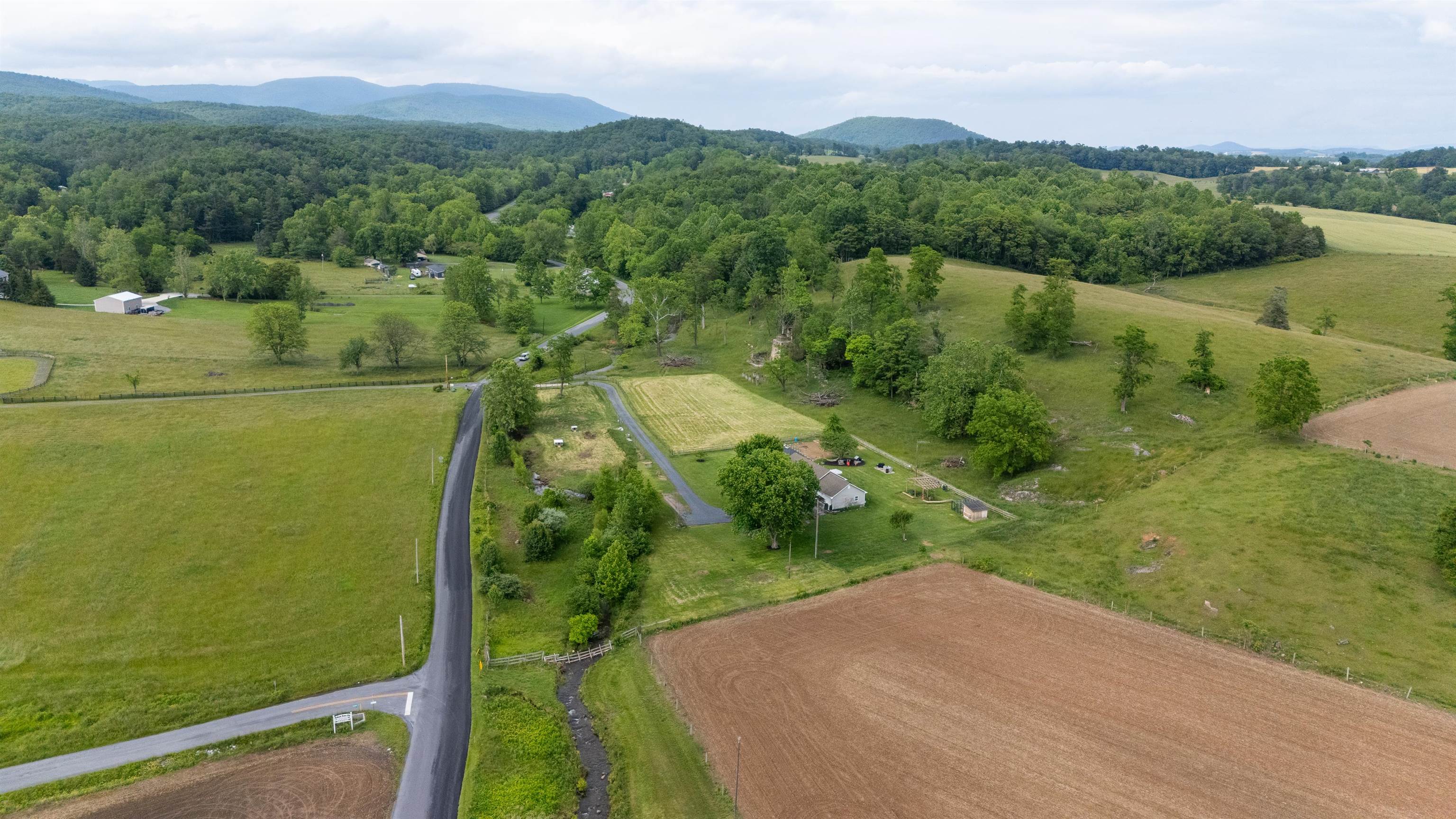 10356 WAGGYS CREEK RD, DAYTON, Virginia 22821, 3 Bedrooms Bedrooms, ,2 BathroomsBathrooms,Residential,Smokey Creek Farm,10356 WAGGYS CREEK RD,665448 MLS # 665448