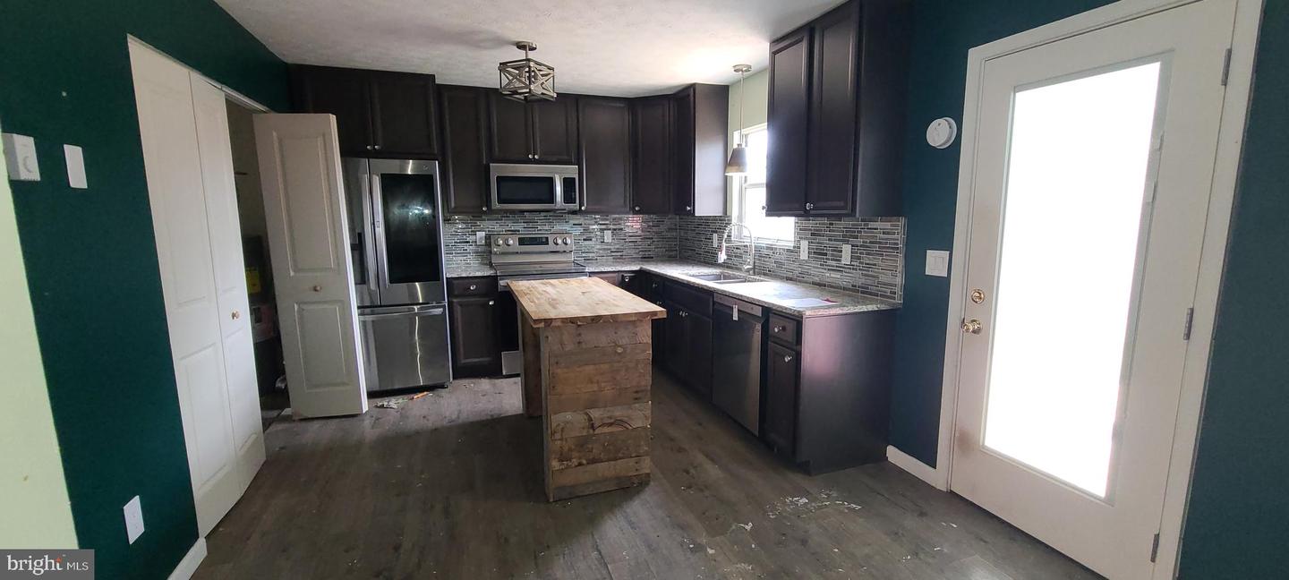 214 NOTTOWAY DR, STEPHENS CITY, Virginia 22655, 3 Bedrooms Bedrooms, ,1 BathroomBathrooms,Residential,For sale,214 NOTTOWAY DR,VAFV2034662 MLS # VAFV2034662