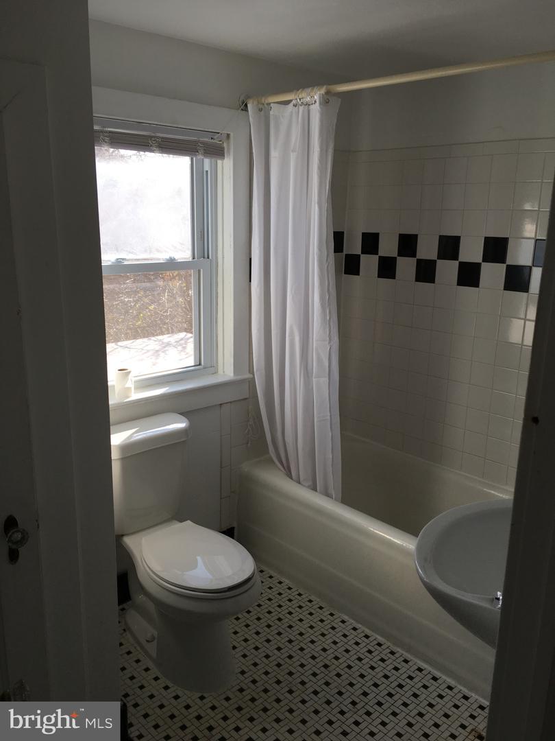 821 N JACKSON ST, ARLINGTON, Virginia 22201, 5 Bedrooms Bedrooms, 18 Rooms Rooms,5 BathroomsBathrooms,Residential,For sale,821 N JACKSON ST,VAAR2058756 MLS # VAAR2058756
