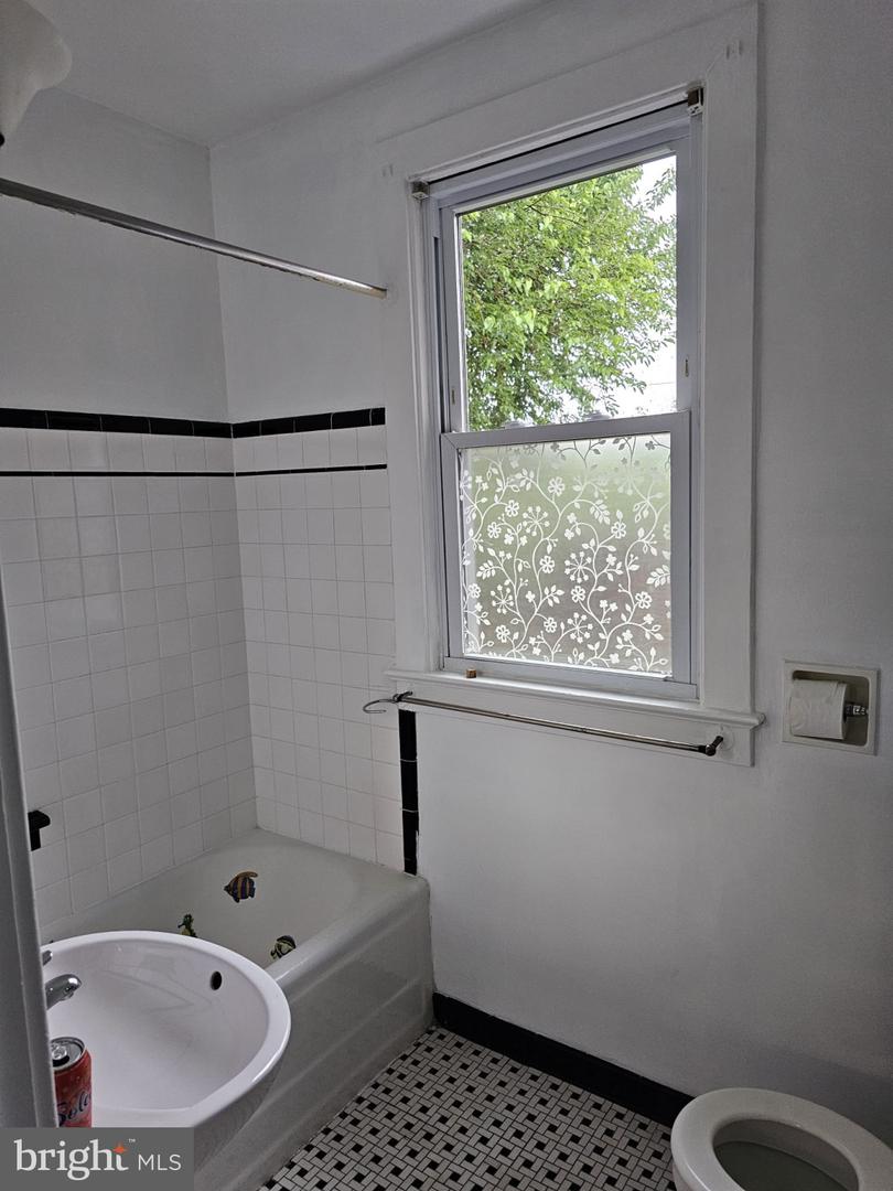 821 N JACKSON ST, ARLINGTON, Virginia 22201, 5 Bedrooms Bedrooms, 18 Rooms Rooms,5 BathroomsBathrooms,Residential,For sale,821 N JACKSON ST,VAAR2058756 MLS # VAAR2058756