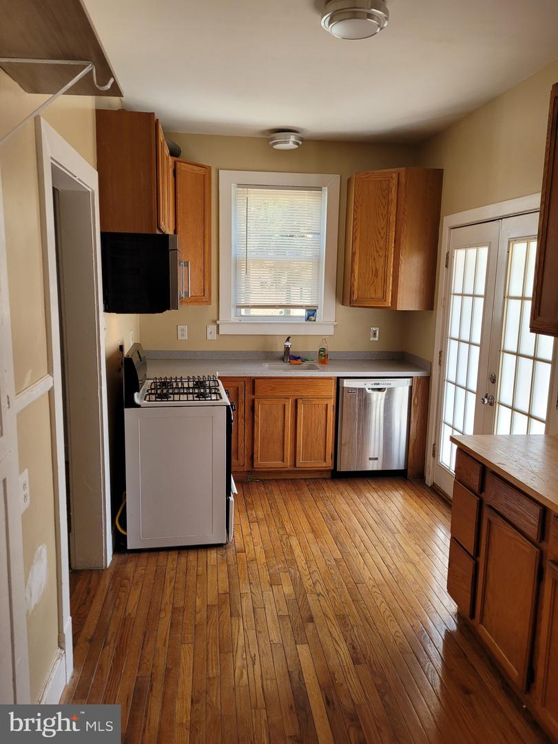 821 N JACKSON ST, ARLINGTON, Virginia 22201, 5 Bedrooms Bedrooms, 18 Rooms Rooms,5 BathroomsBathrooms,Residential,For sale,821 N JACKSON ST,VAAR2058756 MLS # VAAR2058756