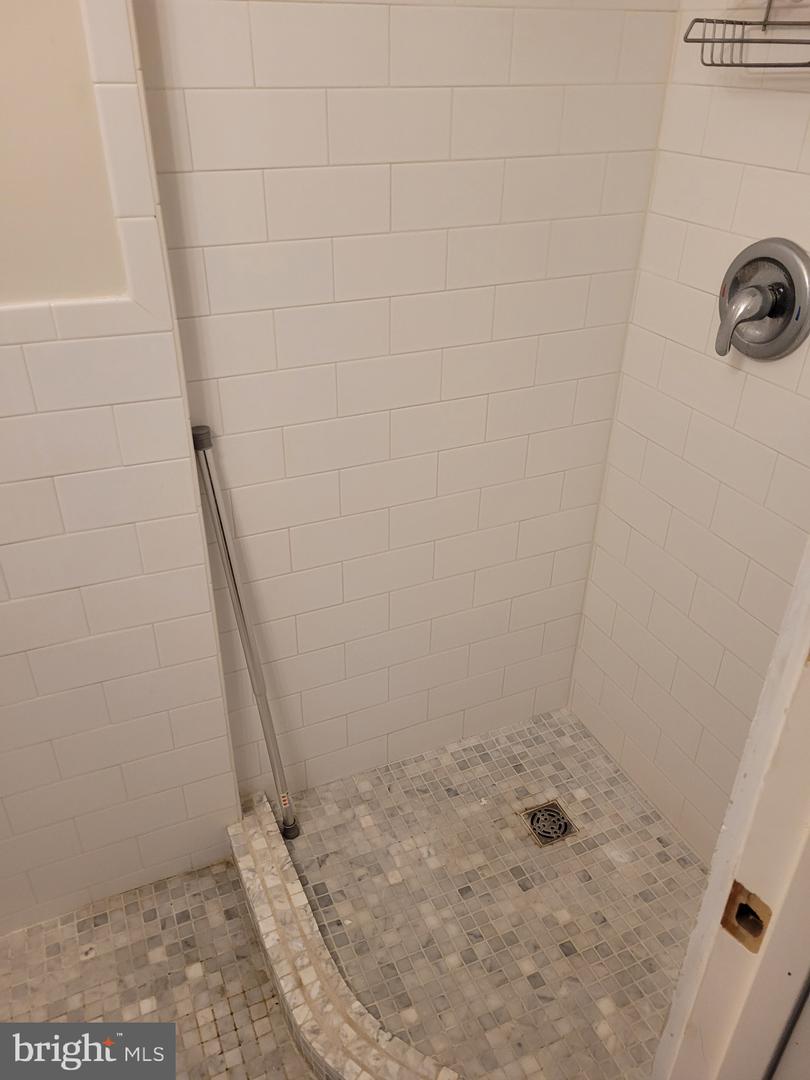 821 N JACKSON ST, ARLINGTON, Virginia 22201, 5 Bedrooms Bedrooms, 18 Rooms Rooms,5 BathroomsBathrooms,Residential,For sale,821 N JACKSON ST,VAAR2058756 MLS # VAAR2058756