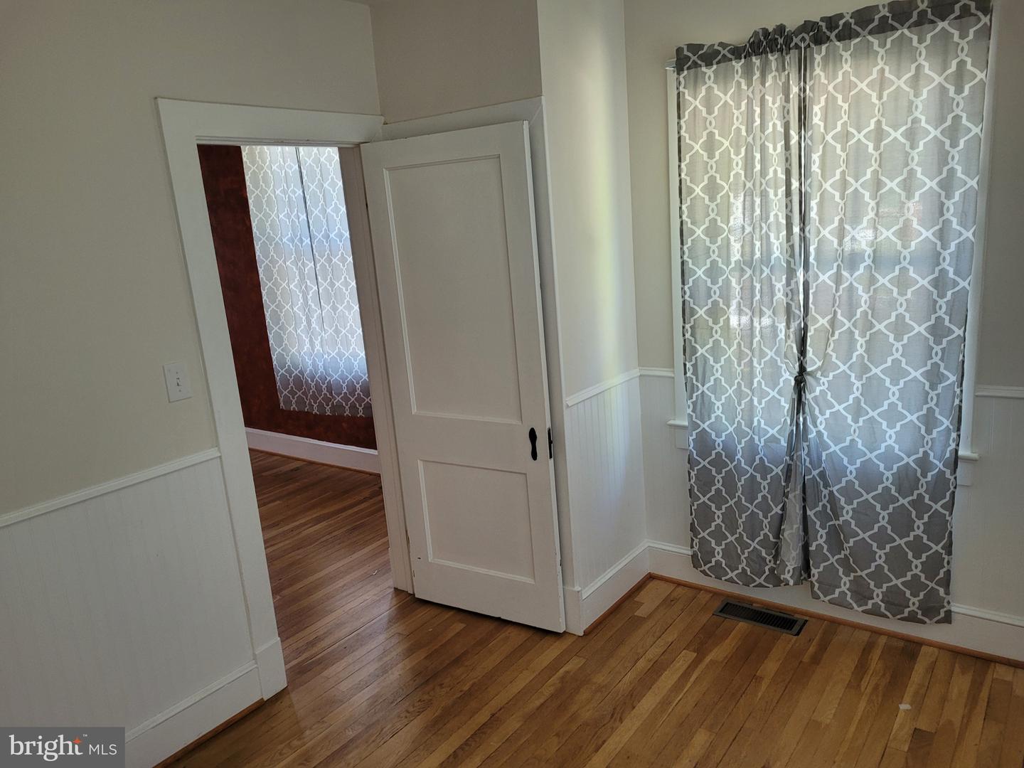 821 N JACKSON ST, ARLINGTON, Virginia 22201, 5 Bedrooms Bedrooms, 18 Rooms Rooms,5 BathroomsBathrooms,Residential,For sale,821 N JACKSON ST,VAAR2058756 MLS # VAAR2058756