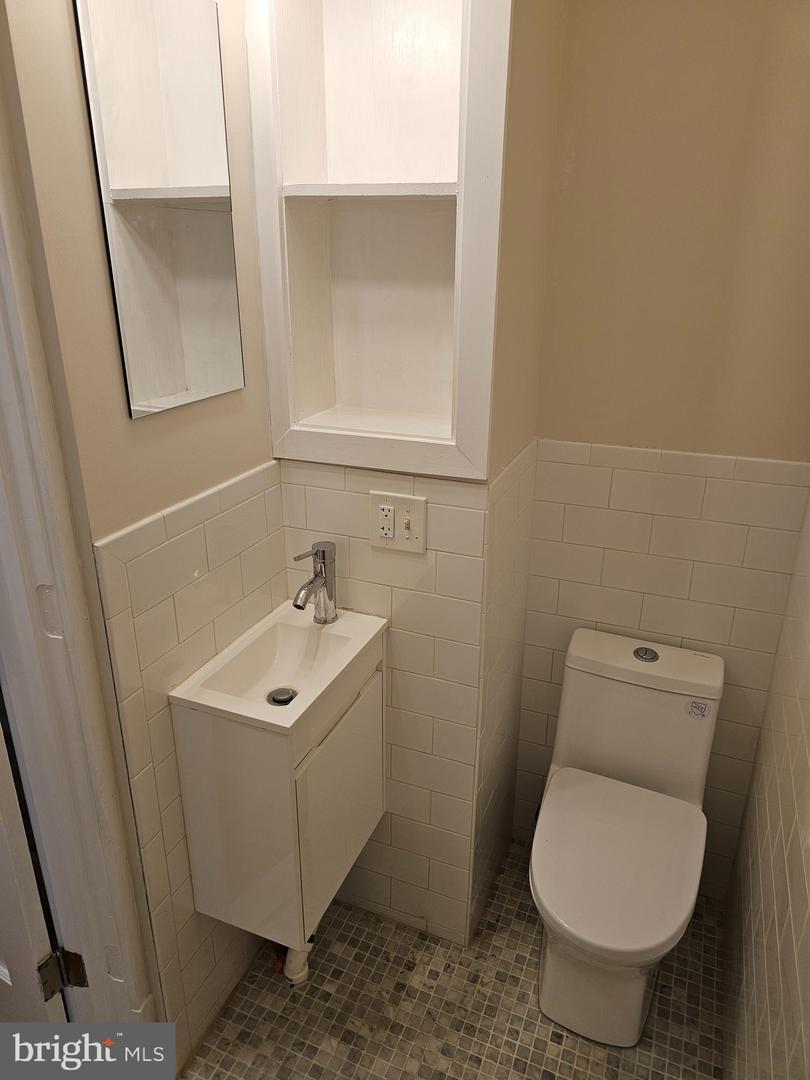 821 N JACKSON ST, ARLINGTON, Virginia 22201, 5 Bedrooms Bedrooms, 18 Rooms Rooms,5 BathroomsBathrooms,Residential,For sale,821 N JACKSON ST,VAAR2058756 MLS # VAAR2058756