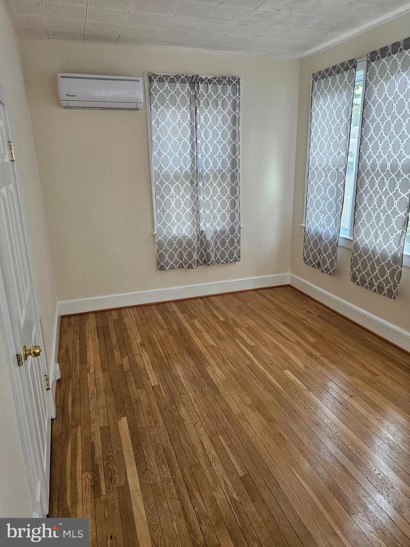 821 N JACKSON ST, ARLINGTON, Virginia 22201, 5 Bedrooms Bedrooms, 18 Rooms Rooms,5 BathroomsBathrooms,Residential,For sale,821 N JACKSON ST,VAAR2058756 MLS # VAAR2058756