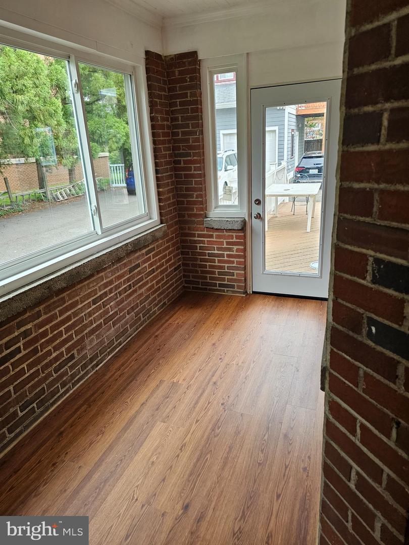 821 N JACKSON ST, ARLINGTON, Virginia 22201, 5 Bedrooms Bedrooms, 18 Rooms Rooms,5 BathroomsBathrooms,Residential,For sale,821 N JACKSON ST,VAAR2058756 MLS # VAAR2058756