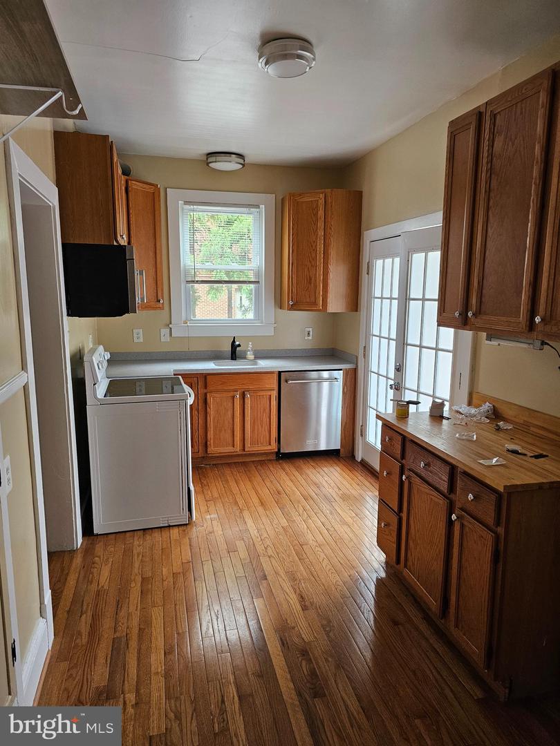 821 N JACKSON ST, ARLINGTON, Virginia 22201, 5 Bedrooms Bedrooms, 18 Rooms Rooms,5 BathroomsBathrooms,Residential,For sale,821 N JACKSON ST,VAAR2058756 MLS # VAAR2058756