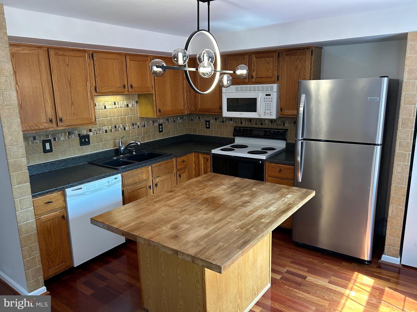 43494 POSTRAIL SQ, ASHBURN, Virginia 20147, 3 Bedrooms Bedrooms, ,3 BathroomsBathrooms,Residential,For sale,43494 POSTRAIL SQ,VALO2098852 MLS # VALO2098852