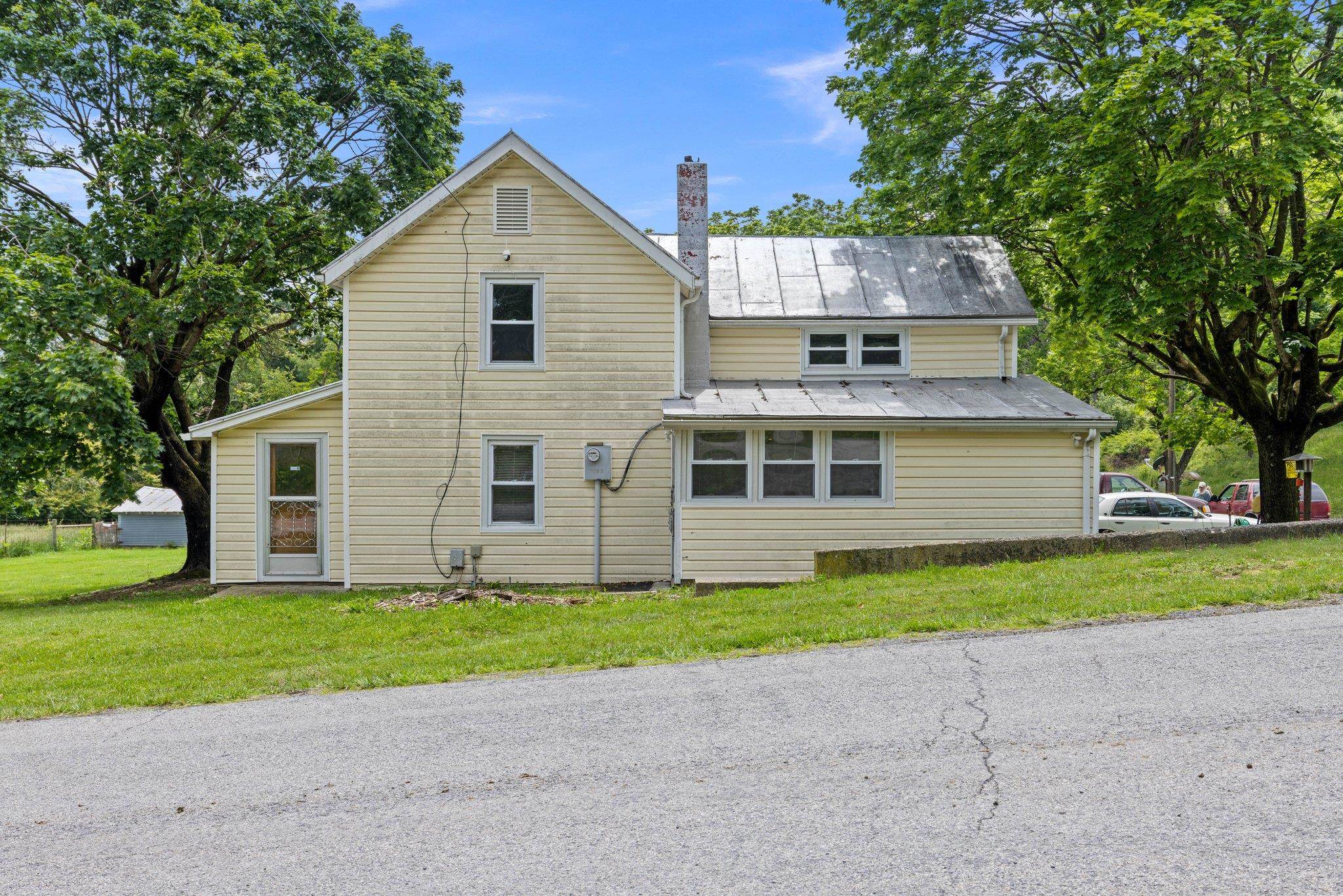 6596 MAYBERRY RD, SINGERS GLEN, Virginia 22850, 4 Bedrooms Bedrooms, ,1 BathroomBathrooms,Residential,6596 MAYBERRY RD,665453 MLS # 665453
