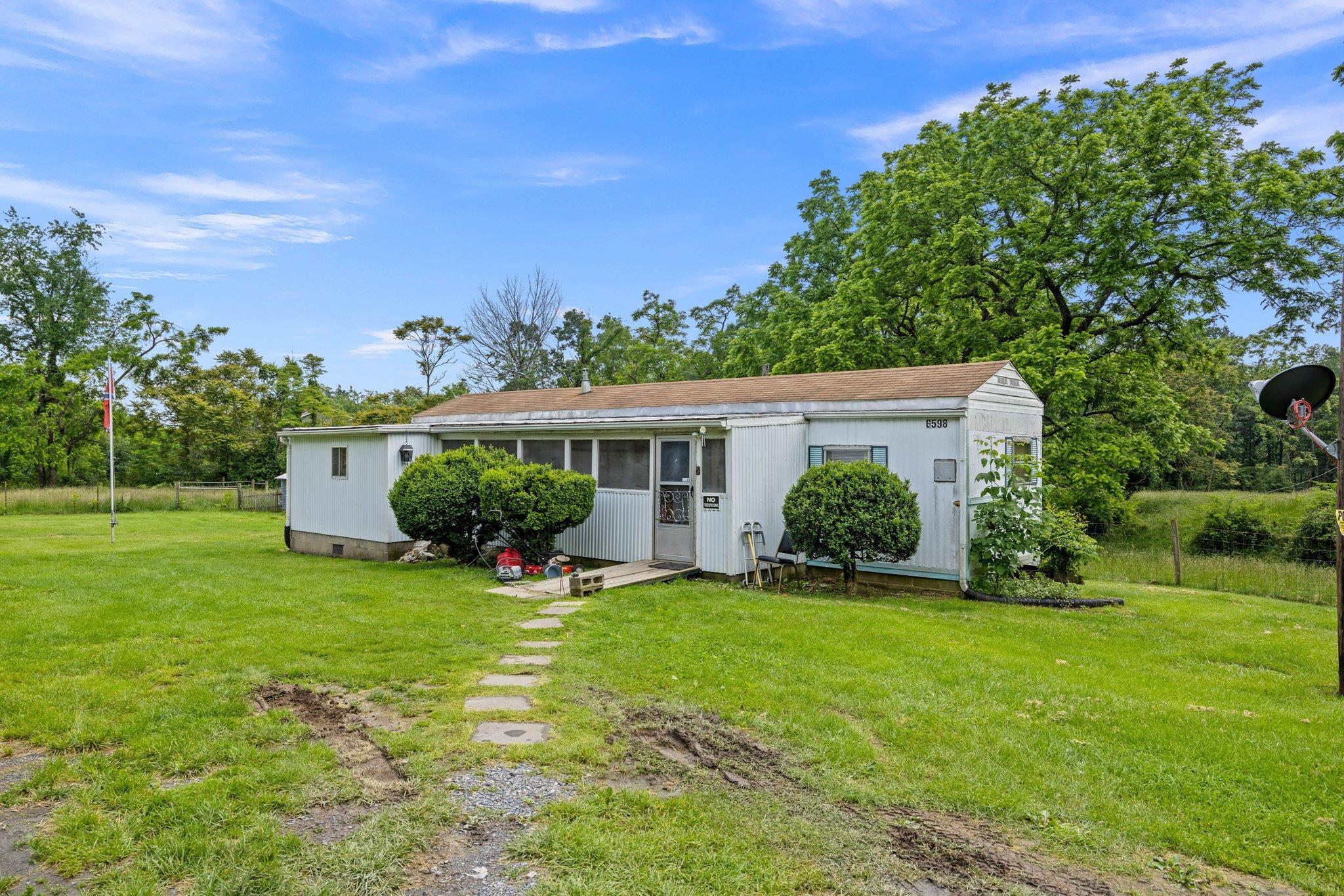 6596 MAYBERRY RD, SINGERS GLEN, Virginia 22850, 4 Bedrooms Bedrooms, ,1 BathroomBathrooms,Residential,6596 MAYBERRY RD,665453 MLS # 665453