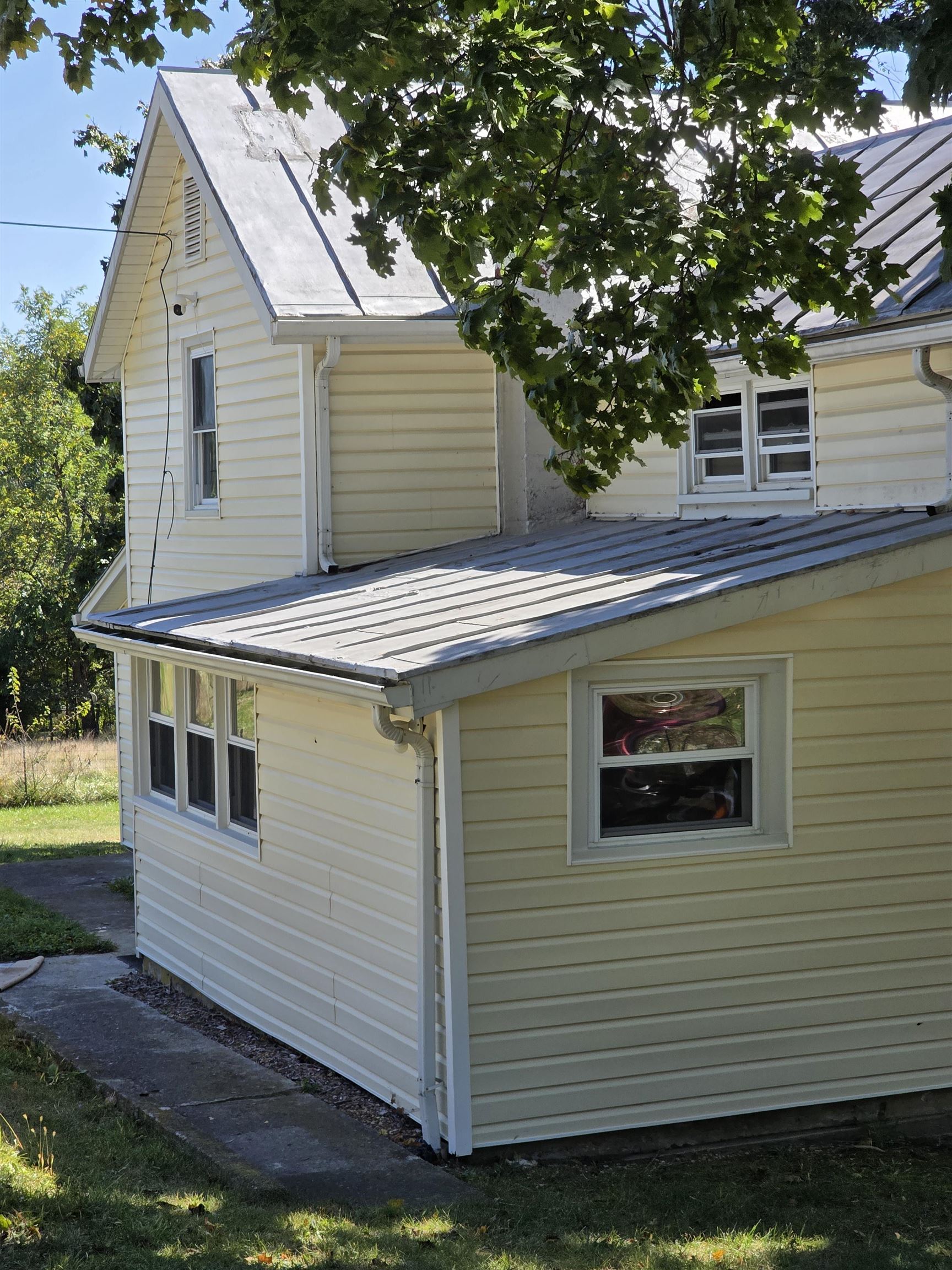 6596 MAYBERRY RD, SINGERS GLEN, Virginia 22850, 4 Bedrooms Bedrooms, ,1 BathroomBathrooms,Residential,6596 MAYBERRY RD,665453 MLS # 665453 6596 MAYBERRY RD, SINGERS GLEN, Virginia 22850, 4 Bedrooms Bedrooms, ,1 BathroomBathrooms,Residential,6596 MAYBERRY RD,665453 MLS # 665453