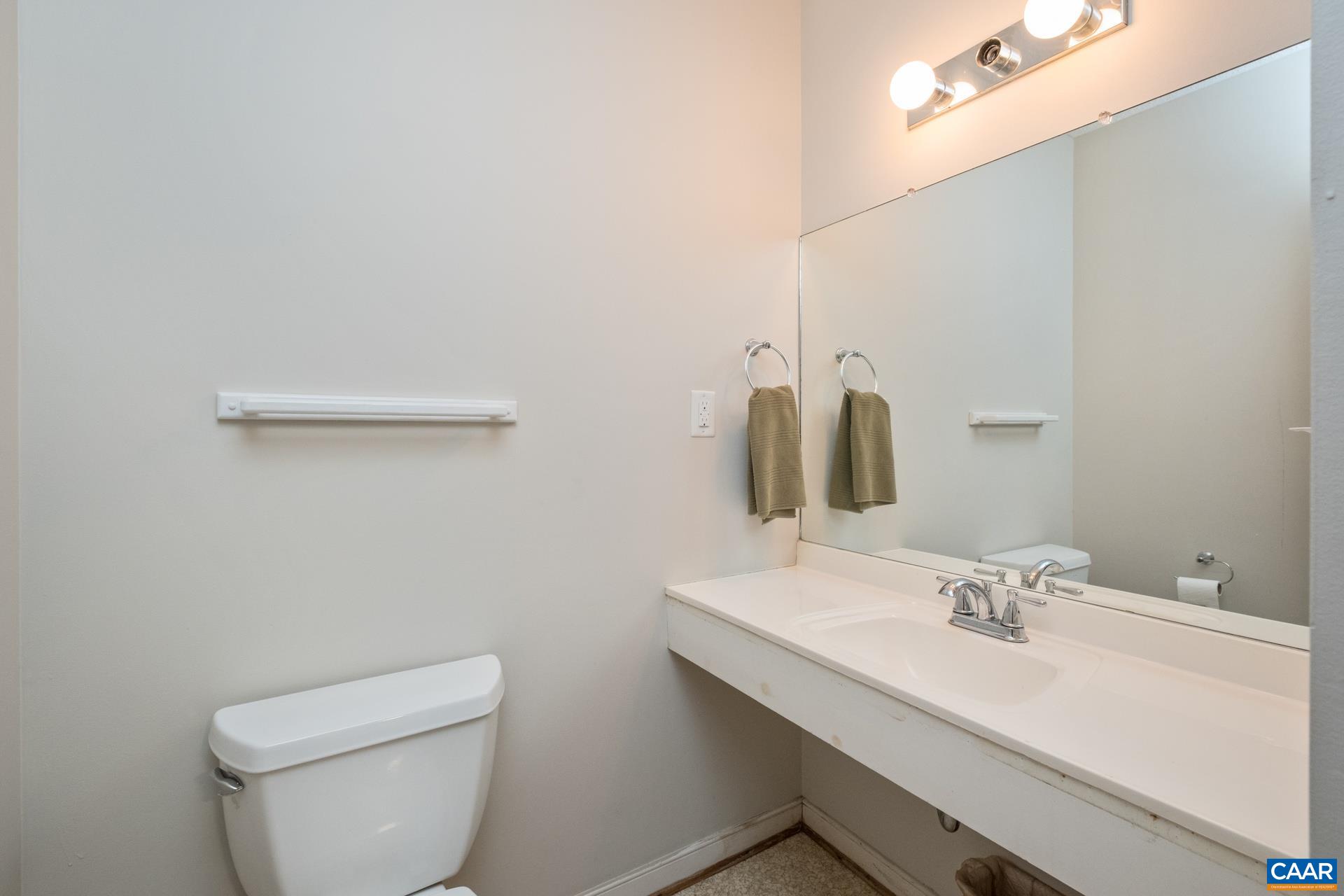 2034 BOBWHITE CT, CHARLOTTESVILLE, Virginia 22901, 4 Bedrooms Bedrooms, ,3 BathroomsBathrooms,Residential,2034 BOBWHITE CT,665455 MLS # 665455