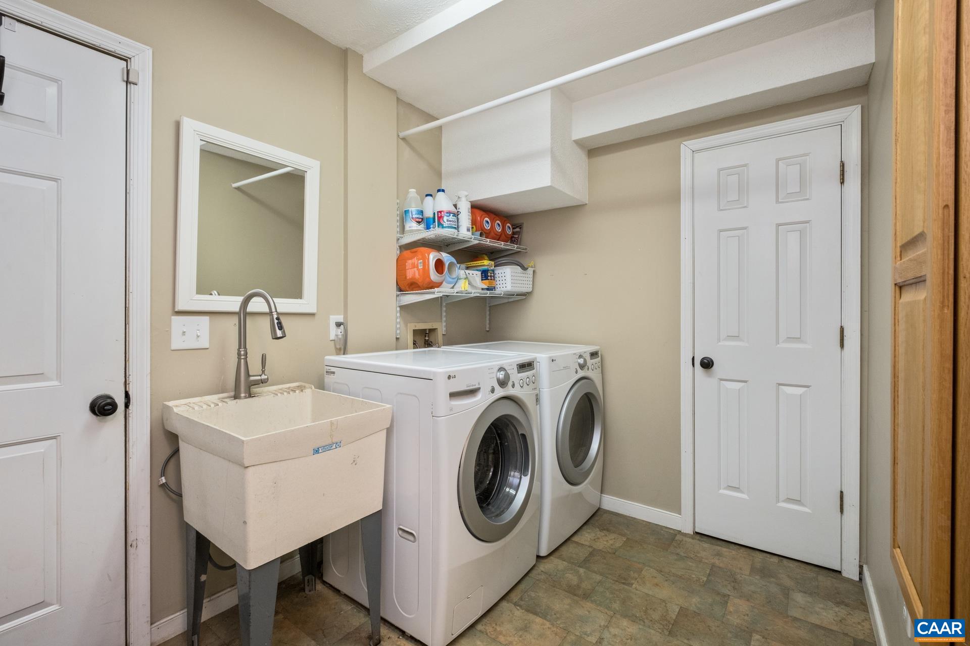 2034 BOBWHITE CT, CHARLOTTESVILLE, Virginia 22901, 4 Bedrooms Bedrooms, ,3 BathroomsBathrooms,Residential,2034 BOBWHITE CT,665455 MLS # 665455