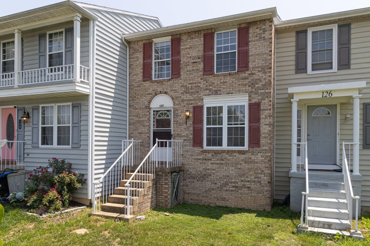 127 CINDIE LN, BRIDGEWATER, Virginia 22812, 3 Bedrooms Bedrooms, ,3 BathroomsBathrooms,Residential,127 CINDIE LN,665456 MLS # 665456
