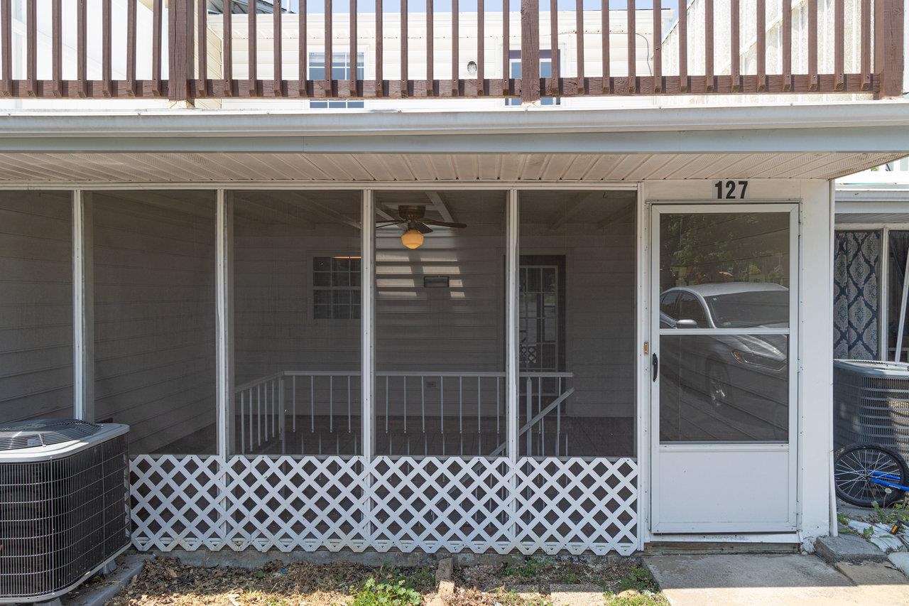 127 CINDIE LN, BRIDGEWATER, Virginia 22812, 3 Bedrooms Bedrooms, ,3 BathroomsBathrooms,Residential,127 CINDIE LN,665456 MLS # 665456