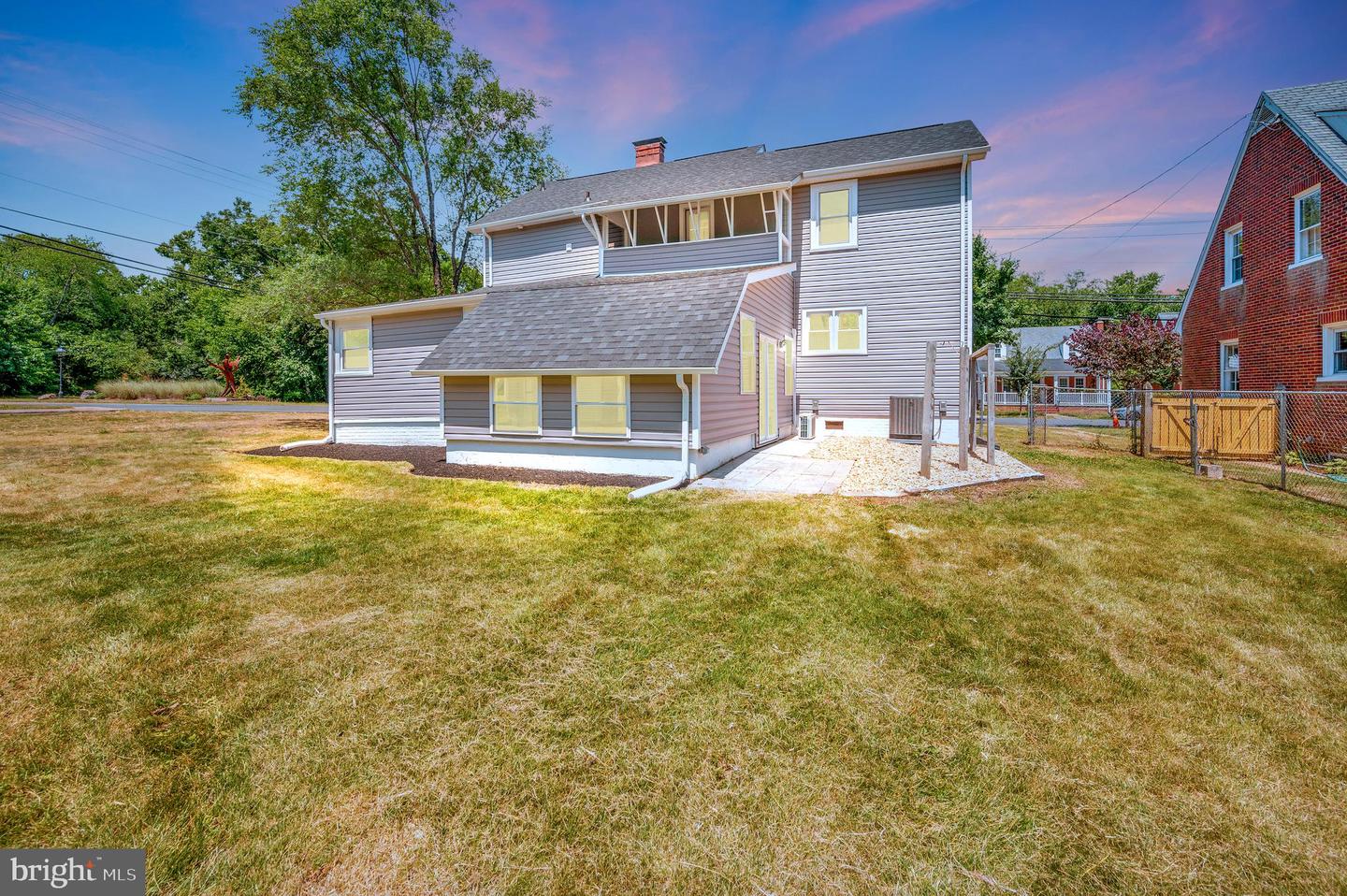 1514 PRINCE EDWARD ST, FREDERICKSBURG, Virginia 22401, 4 Bedrooms Bedrooms, ,3 BathroomsBathrooms,Residential,For sale,1514 PRINCE EDWARD ST,VAFB2008374 MLS # VAFB2008374