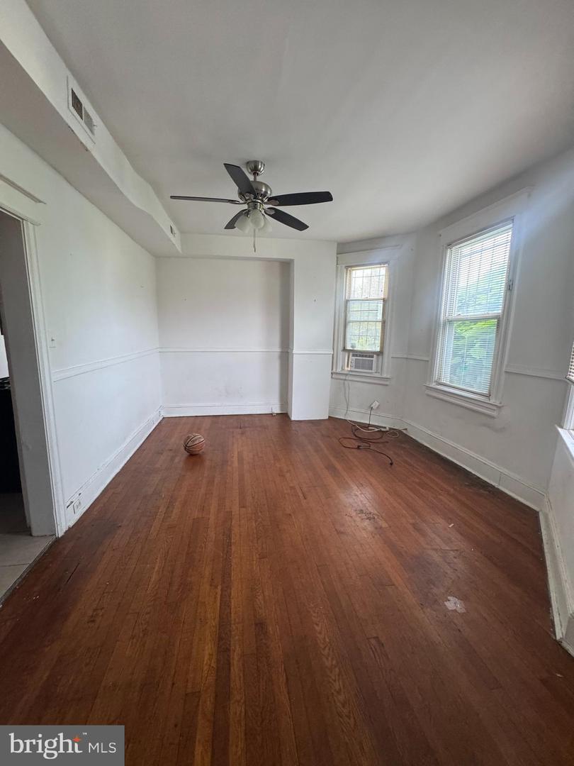 236 RANDOLPH PL NE, WASHINGTON, District Of Columbia 20002, 3 Bedrooms Bedrooms, ,2 BathroomsBathrooms,Residential,For sale,236 RANDOLPH PL NE,DCDC2204346 MLS # DCDC2204346