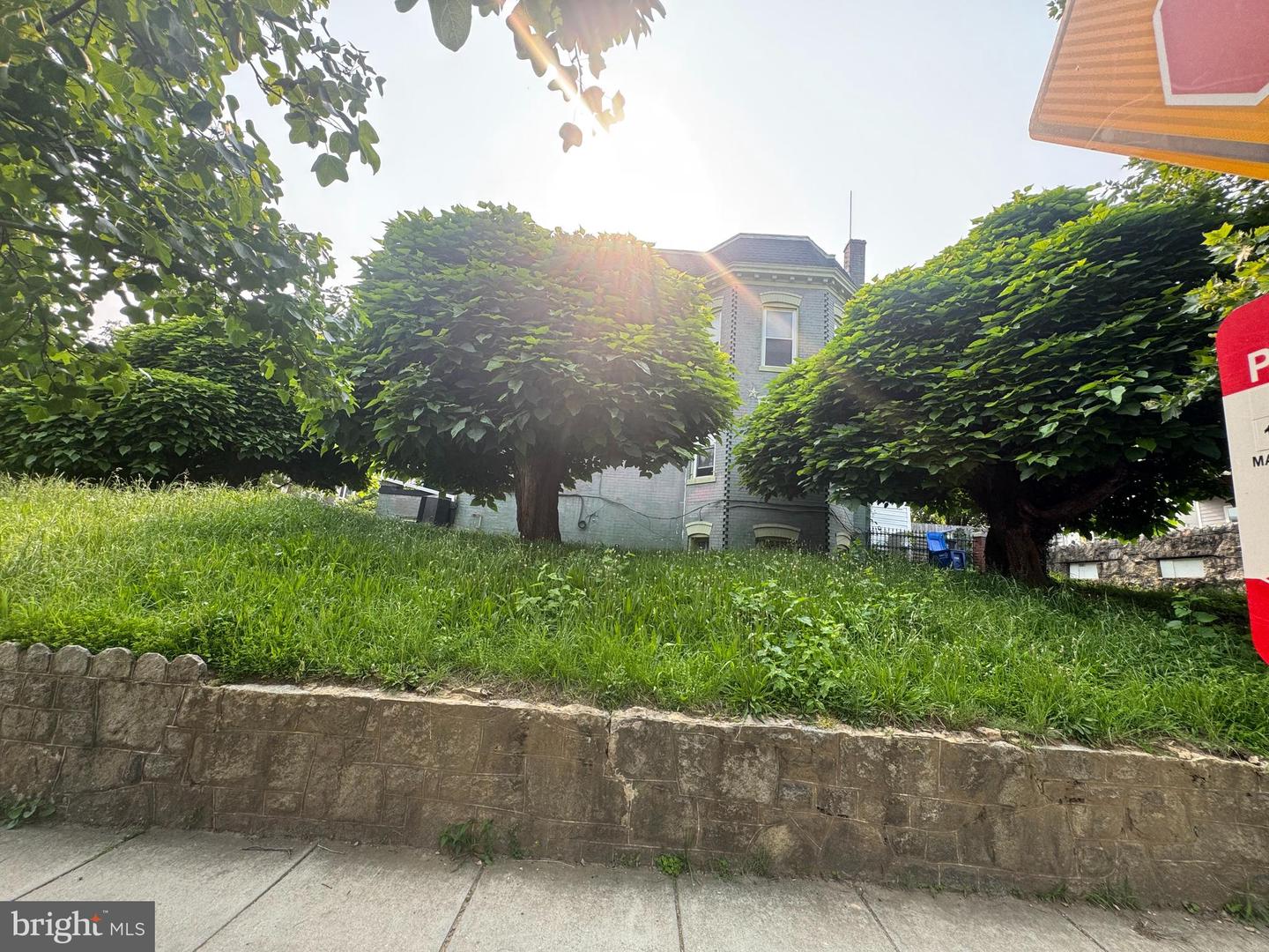 236 RANDOLPH PL NE, WASHINGTON, District Of Columbia 20002, 3 Bedrooms Bedrooms, ,2 BathroomsBathrooms,Residential,For sale,236 RANDOLPH PL NE,DCDC2204346 MLS # DCDC2204346