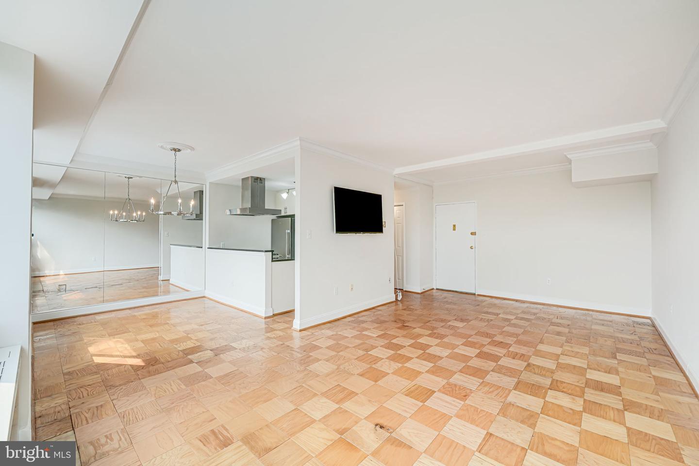 4390 LORCOM LN #810, ARLINGTON, Virginia 22207, 2 Bedrooms Bedrooms, ,1 BathroomBathrooms,Residential,For sale,4390 LORCOM LN #810,VAAR2058794 MLS # VAAR2058794