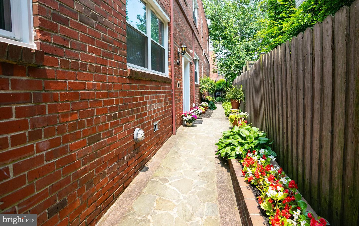 469 RIDGE ST NW #1, WASHINGTON, District Of Columbia 20001, 1 Bedroom Bedrooms, ,1 BathroomBathrooms,Residential,For sale,469 RIDGE ST NW #1,DCDC2204370 MLS # DCDC2204370