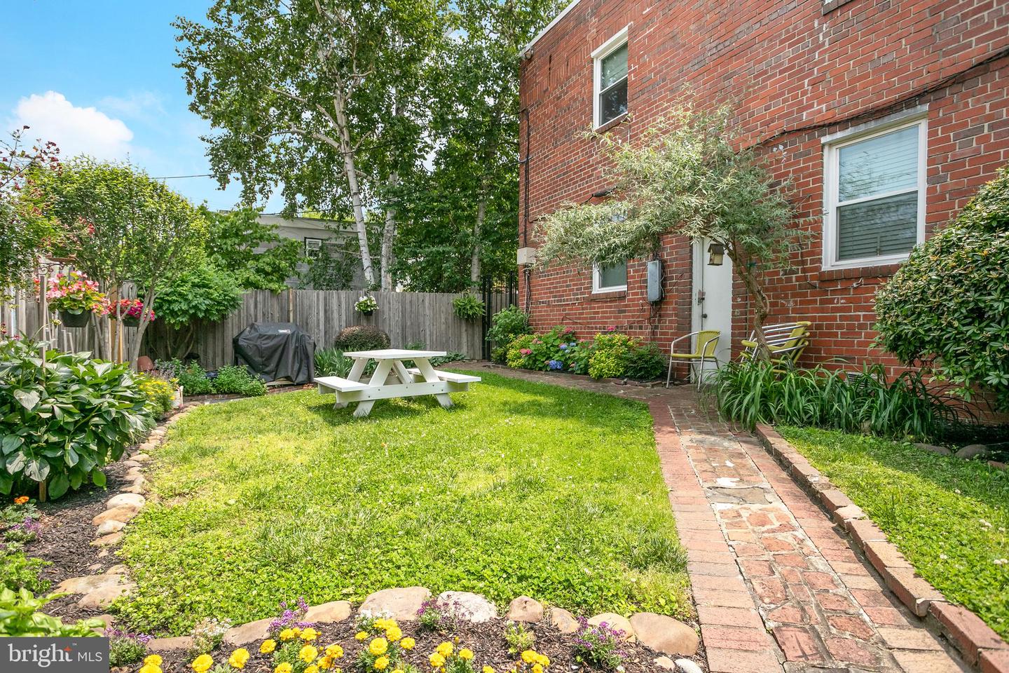 469 RIDGE ST NW #1, WASHINGTON, District Of Columbia 20001, 1 Bedroom Bedrooms, ,1 BathroomBathrooms,Residential,For sale,469 RIDGE ST NW #1,DCDC2204370 MLS # DCDC2204370