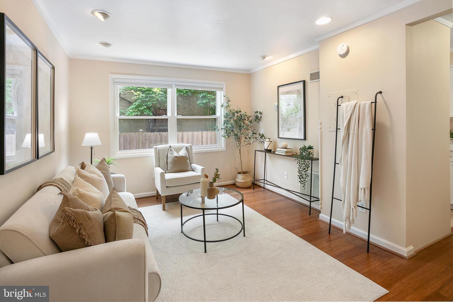 469 RIDGE ST NW #1, WASHINGTON, District Of Columbia 20001, 1 Bedroom Bedrooms, ,1 BathroomBathrooms,Residential,For sale,469 RIDGE ST NW #1,DCDC2204370 MLS # DCDC2204370
