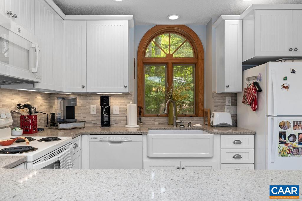 32 STONY COVE LN, WINTERGREEN RESORT, Virginia 22967, 4 Bedrooms Bedrooms, ,4 BathroomsBathrooms,Residential,For sale,32 STONY COVE LN,665428 MLS # 665428