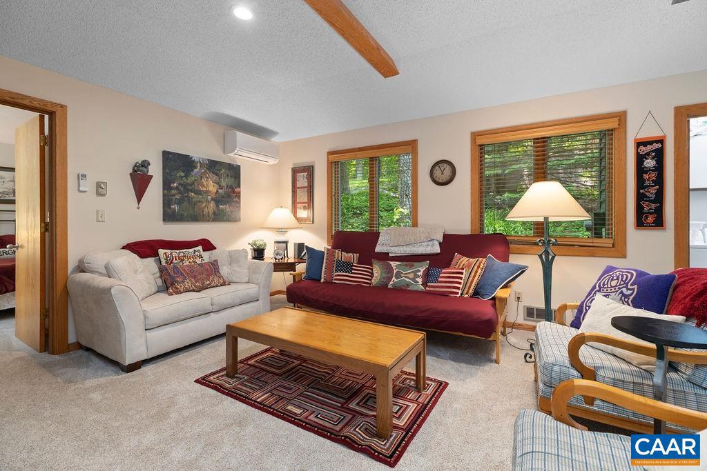 32 STONY COVE LN, WINTERGREEN RESORT, Virginia 22967, 4 Bedrooms Bedrooms, ,4 BathroomsBathrooms,Residential,For sale,32 STONY COVE LN,665428 MLS # 665428