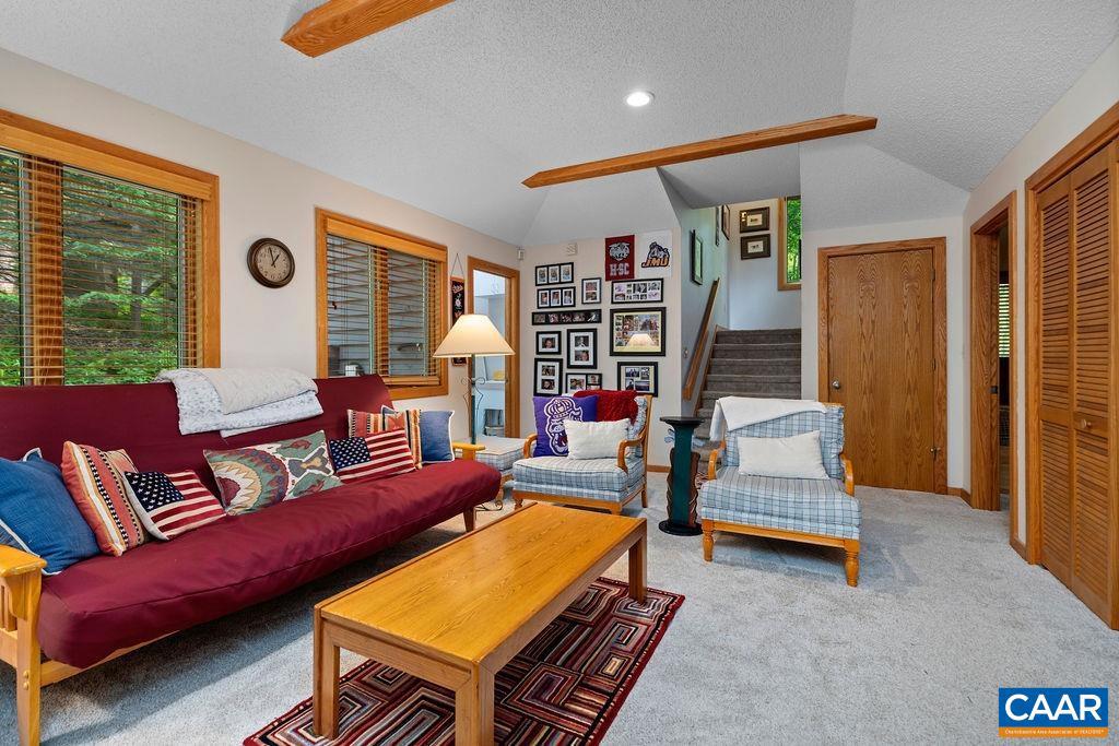 32 STONY COVE LN, WINTERGREEN RESORT, Virginia 22967, 4 Bedrooms Bedrooms, ,4 BathroomsBathrooms,Residential,For sale,32 STONY COVE LN,665428 MLS # 665428