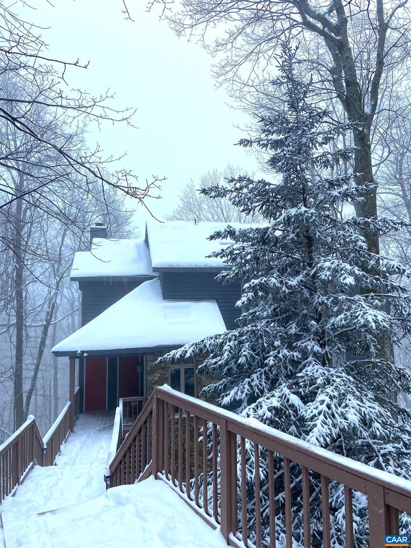 32 STONY COVE LN, WINTERGREEN RESORT, Virginia 22967, 4 Bedrooms Bedrooms, ,4 BathroomsBathrooms,Residential,For sale,32 STONY COVE LN,665428 MLS # 665428