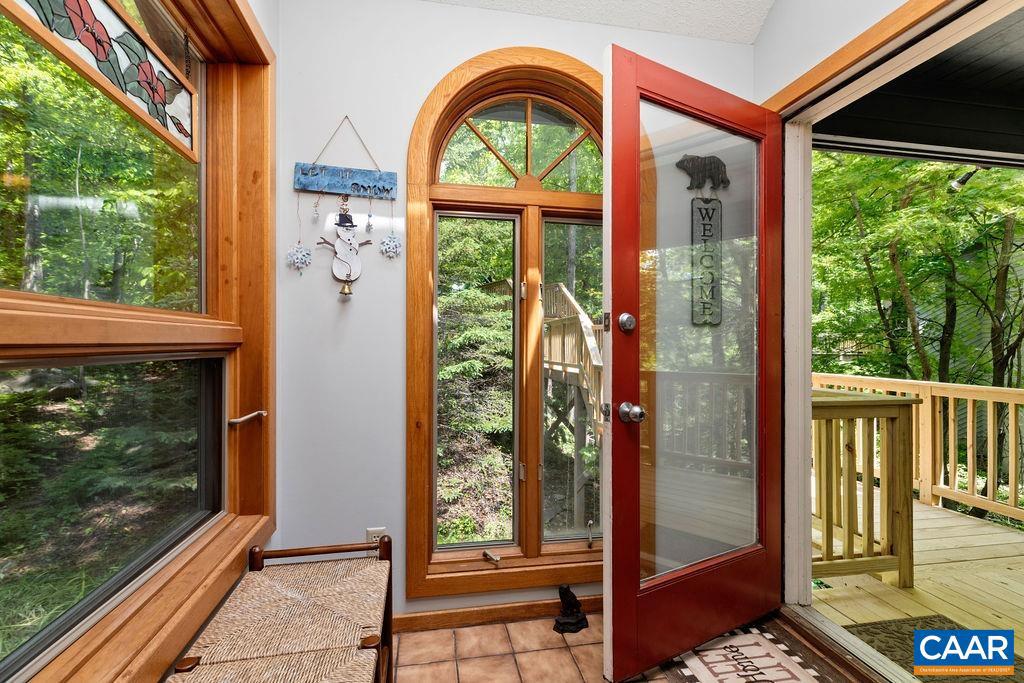 32 STONY COVE LN, WINTERGREEN RESORT, Virginia 22967, 4 Bedrooms Bedrooms, ,4 BathroomsBathrooms,Residential,For sale,32 STONY COVE LN,665428 MLS # 665428