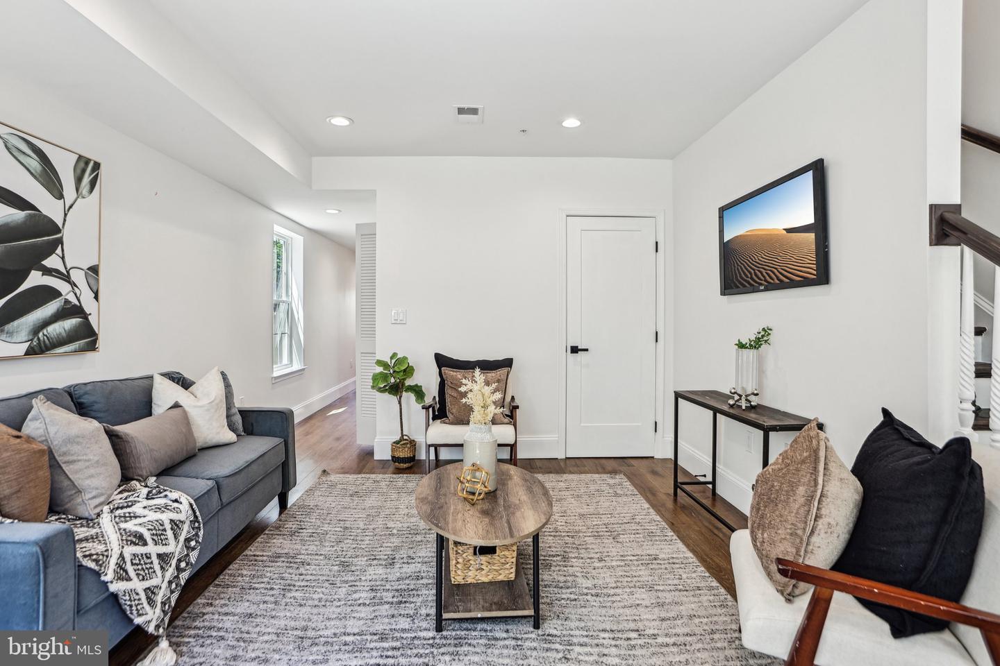 322 56TH ST NE, WASHINGTON, District Of Columbia 20019, 4 Bedrooms Bedrooms, ,3 BathroomsBathrooms,Residential,For sale,322 56TH ST NE,DCDC2204398 MLS # DCDC2204398
