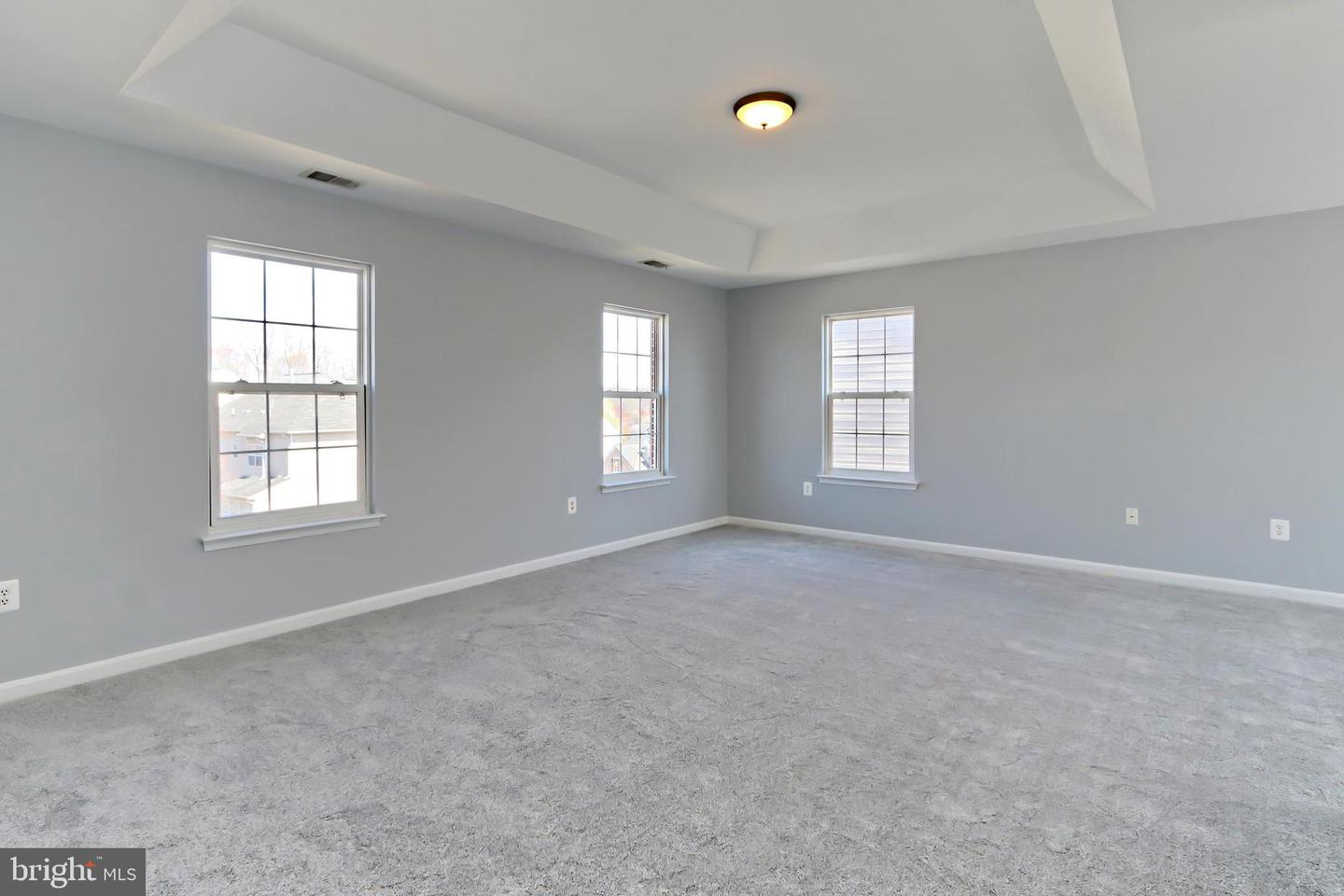 5319 DAYBREAK LN, WOODBRIDGE, Virginia 22193, 5 Bedrooms Bedrooms, ,3 BathroomsBathrooms,Residential,For sale,5319 DAYBREAK LN,VAPW2089736 MLS # VAPW2089736