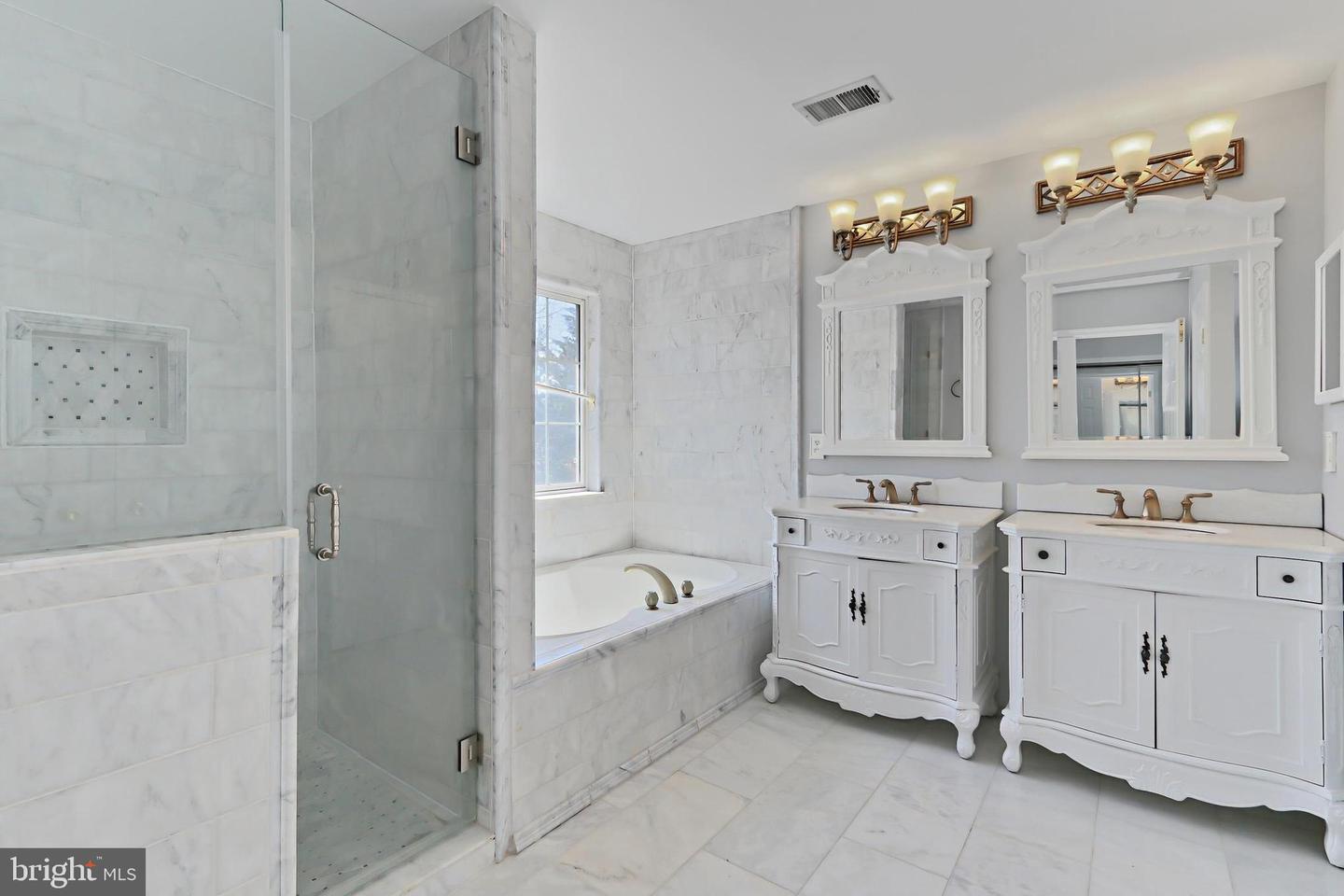 5319 DAYBREAK LN, WOODBRIDGE, Virginia 22193, 5 Bedrooms Bedrooms, ,3 BathroomsBathrooms,Residential,For sale,5319 DAYBREAK LN,VAPW2089736 MLS # VAPW2089736