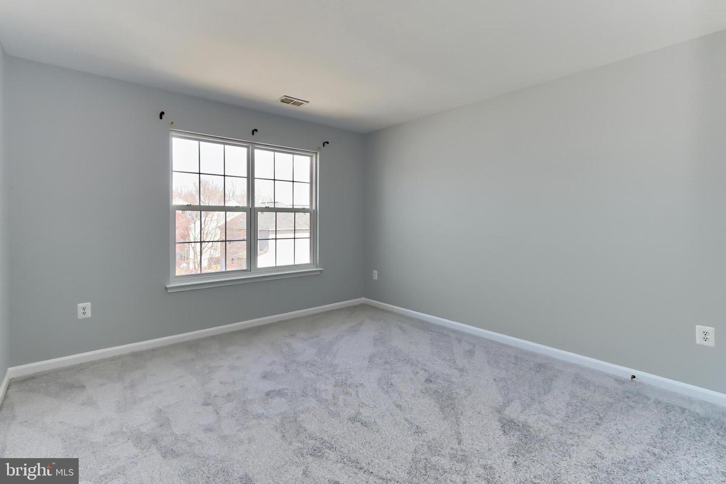 5319 DAYBREAK LN, WOODBRIDGE, Virginia 22193, 5 Bedrooms Bedrooms, ,3 BathroomsBathrooms,Residential,For sale,5319 DAYBREAK LN,VAPW2089736 MLS # VAPW2089736
