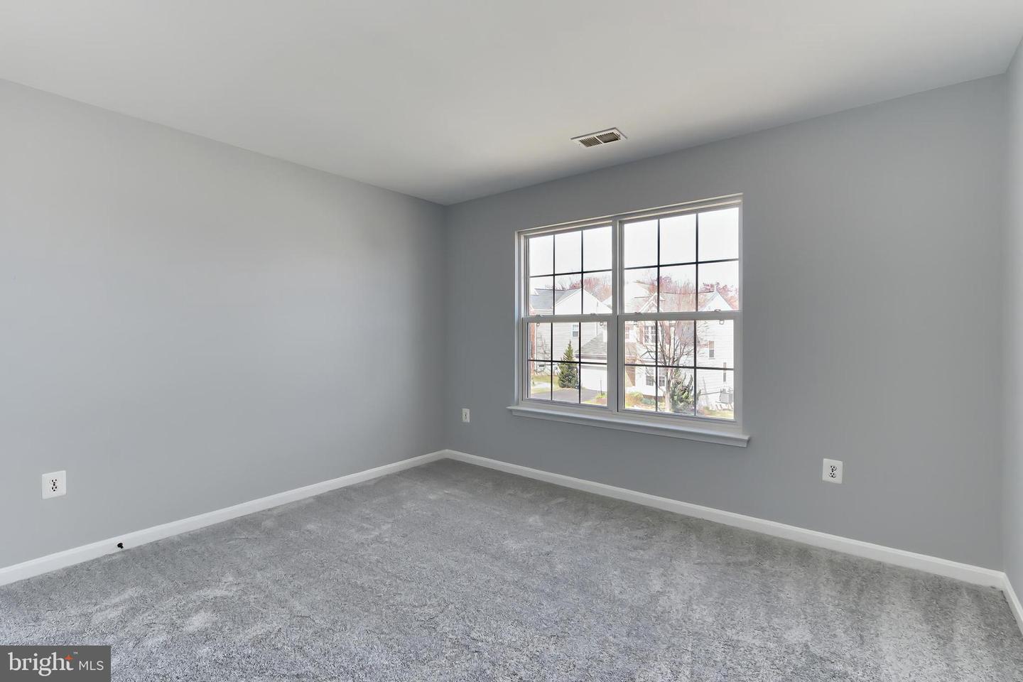 5319 DAYBREAK LN, WOODBRIDGE, Virginia 22193, 5 Bedrooms Bedrooms, ,3 BathroomsBathrooms,Residential,For sale,5319 DAYBREAK LN,VAPW2089736 MLS # VAPW2089736