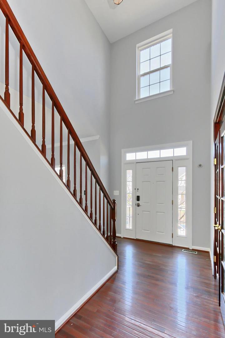 5319 DAYBREAK LN, WOODBRIDGE, Virginia 22193, 5 Bedrooms Bedrooms, ,3 BathroomsBathrooms,Residential,For sale,5319 DAYBREAK LN,VAPW2089736 MLS # VAPW2089736