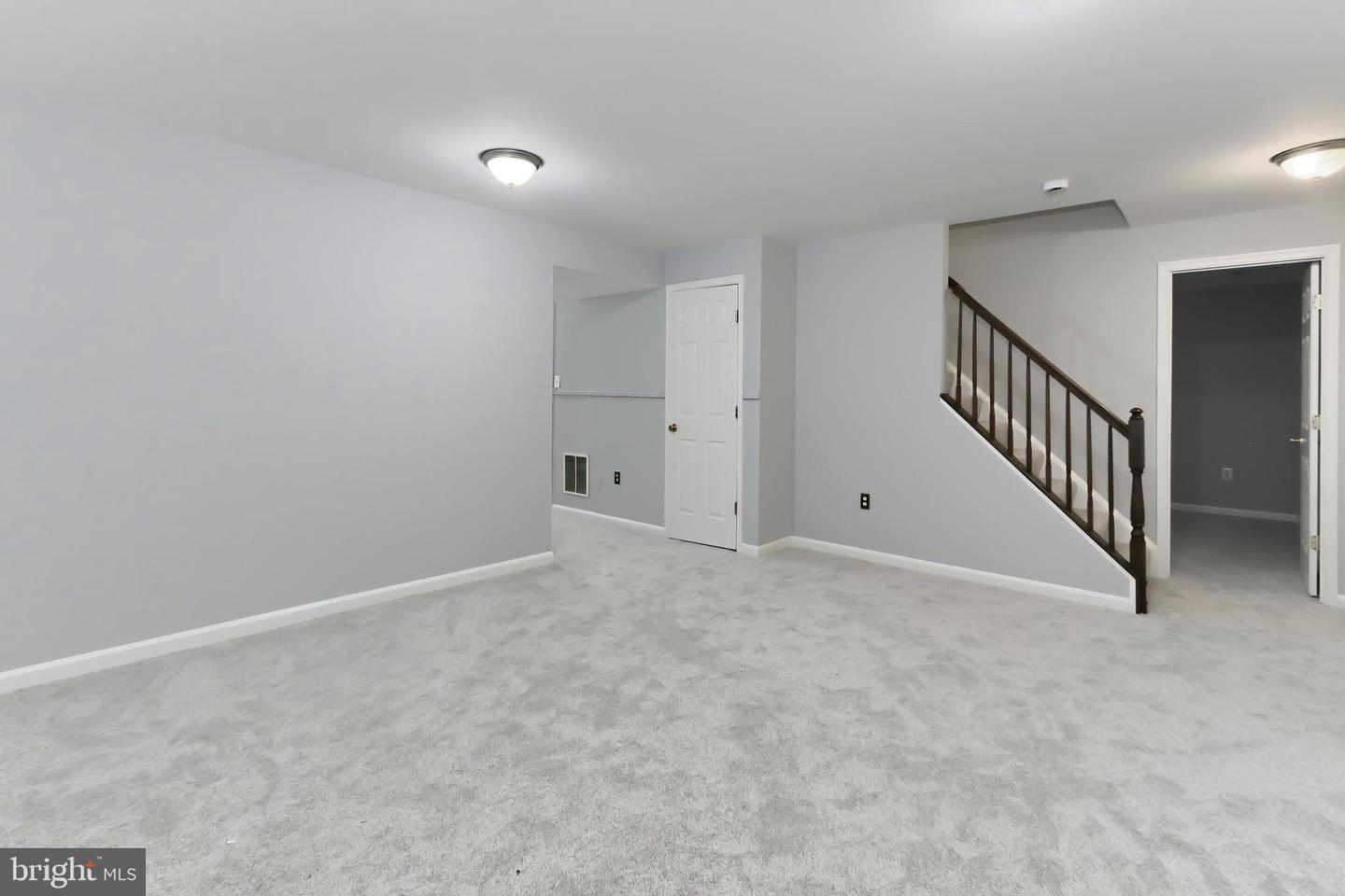 5319 DAYBREAK LN, WOODBRIDGE, Virginia 22193, 5 Bedrooms Bedrooms, ,3 BathroomsBathrooms,Residential,For sale,5319 DAYBREAK LN,VAPW2089736 MLS # VAPW2089736