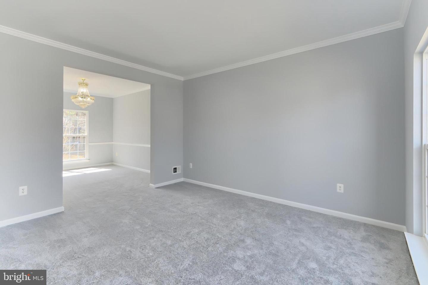 5319 DAYBREAK LN, WOODBRIDGE, Virginia 22193, 5 Bedrooms Bedrooms, ,3 BathroomsBathrooms,Residential,For sale,5319 DAYBREAK LN,VAPW2089736 MLS # VAPW2089736