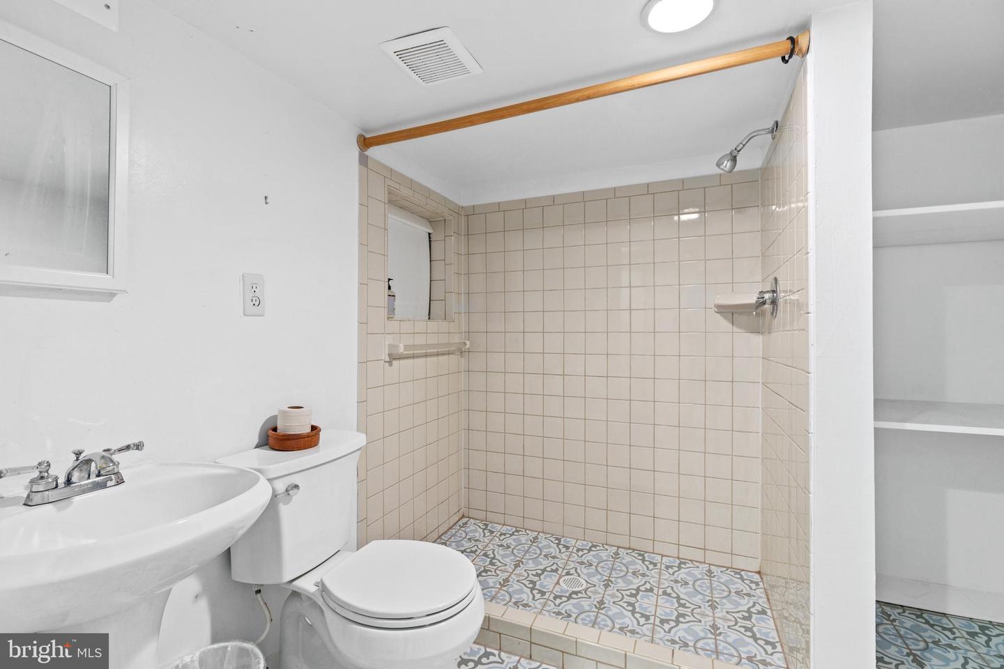 615 GALLATIN ST NW, WASHINGTON, District Of Columbia 20011, 3 Bedrooms Bedrooms, ,2 BathroomsBathrooms,Residential,For sale,615 GALLATIN ST NW,DCDC2194912 MLS # DCDC2194912