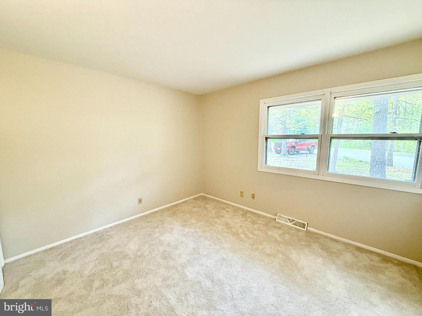 201 HARDWOOD LN, FREDERICKSBURG, Virginia 22408, 3 Bedrooms Bedrooms, ,2 BathroomsBathrooms,Residential,For sale,201 HARDWOOD LN,VASP2032382 MLS # VASP2032382